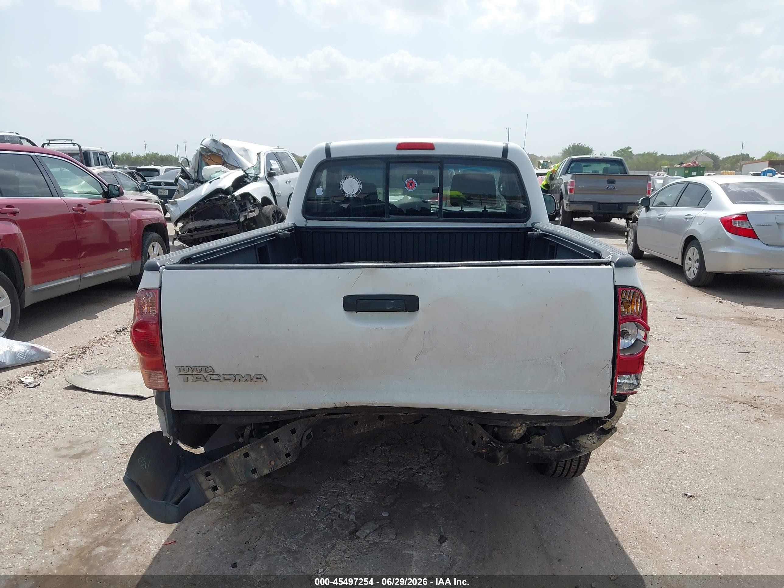 2007 Toyota Tacoma   White vin: 5TENX22N87Z331943