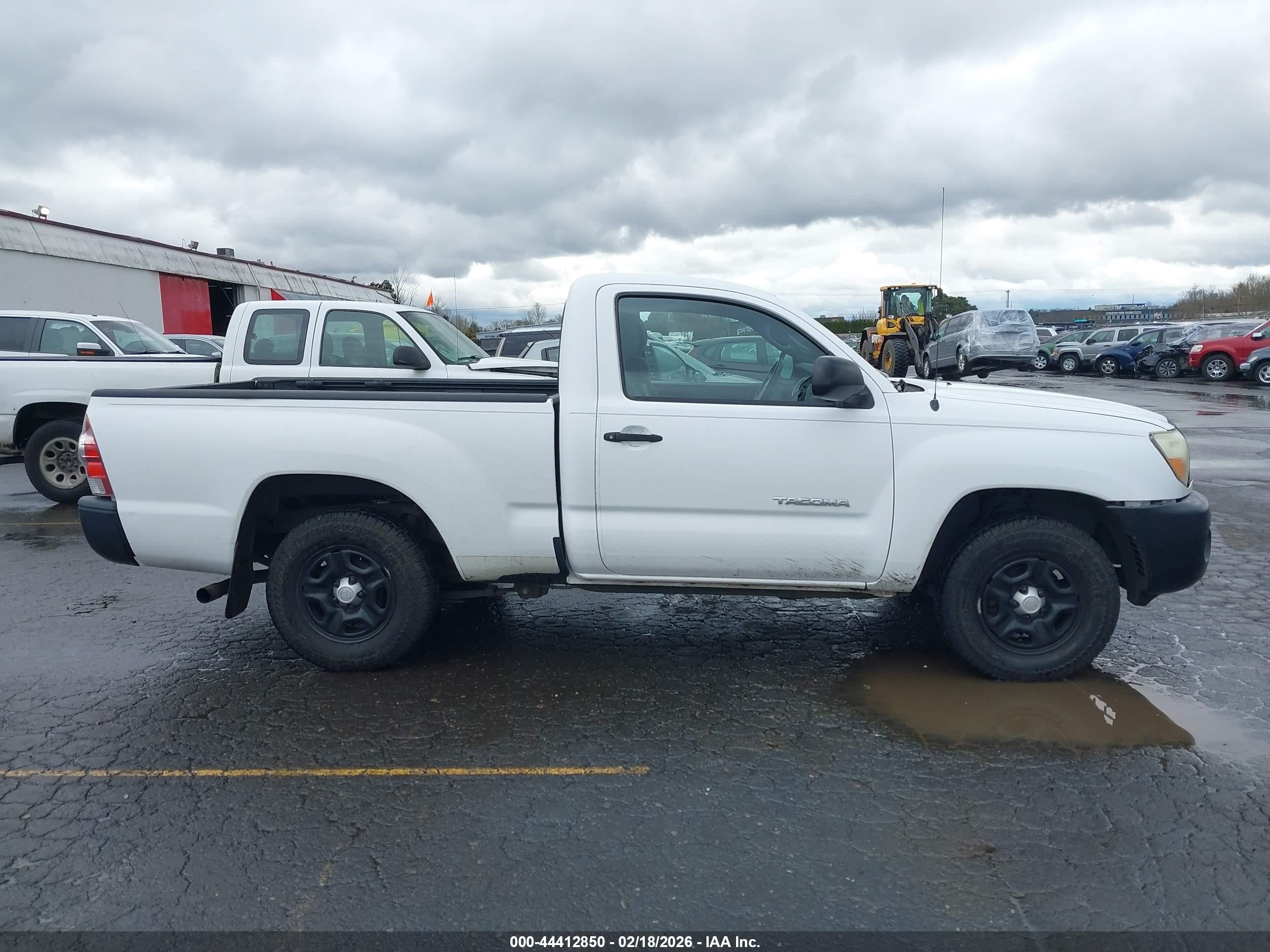 2008 Toyota Tacoma   White vin: 5TENX22N88Z474926