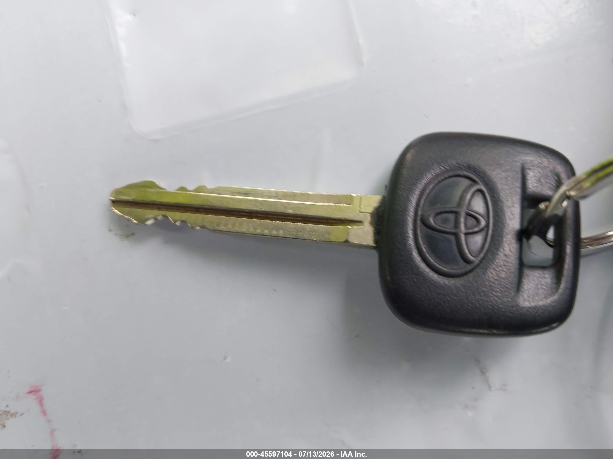 2008 Toyota Tacoma   Gold vin: 5TENX22N88Z490124