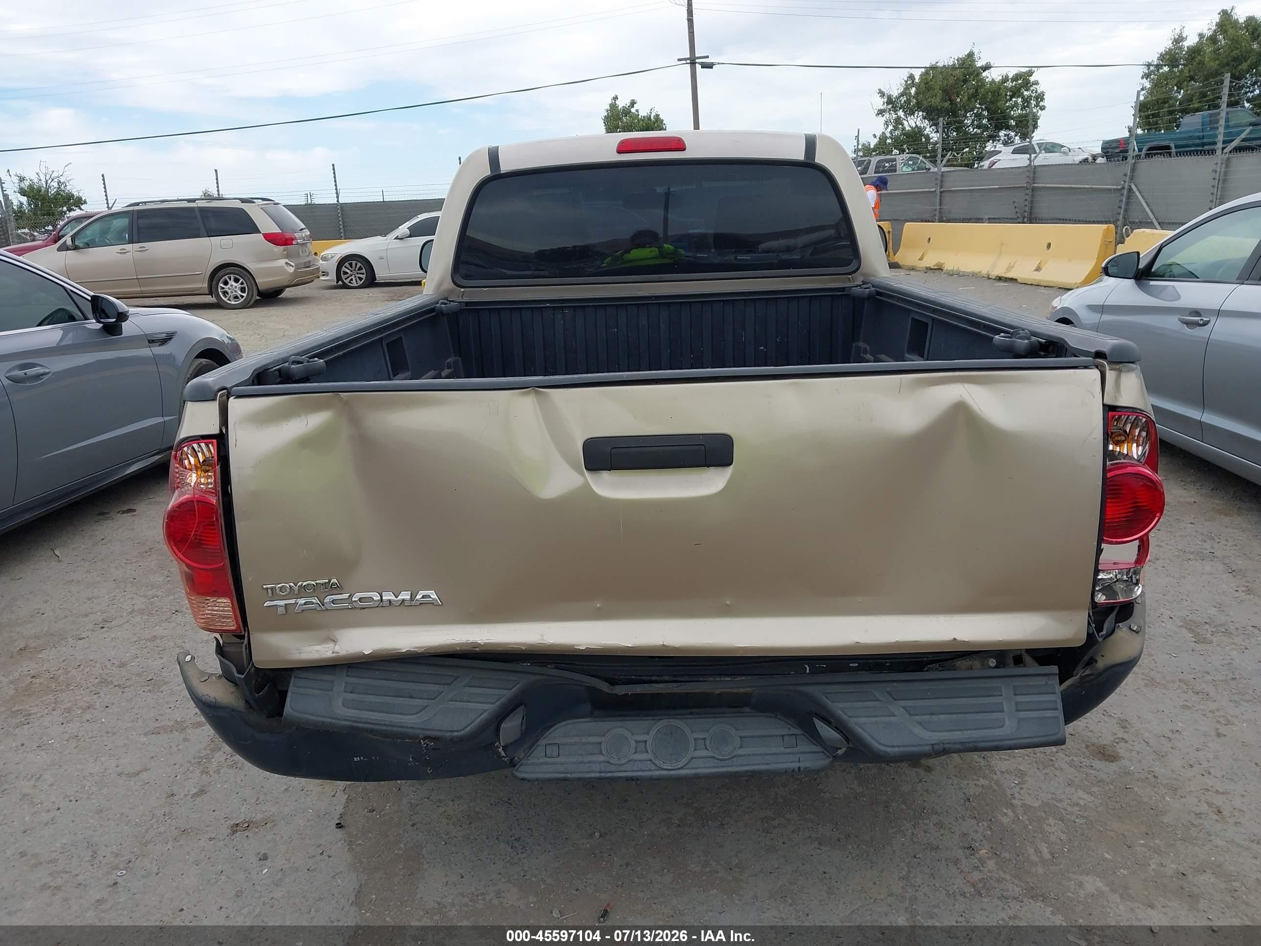 2008 Toyota Tacoma   Gold vin: 5TENX22N88Z490124