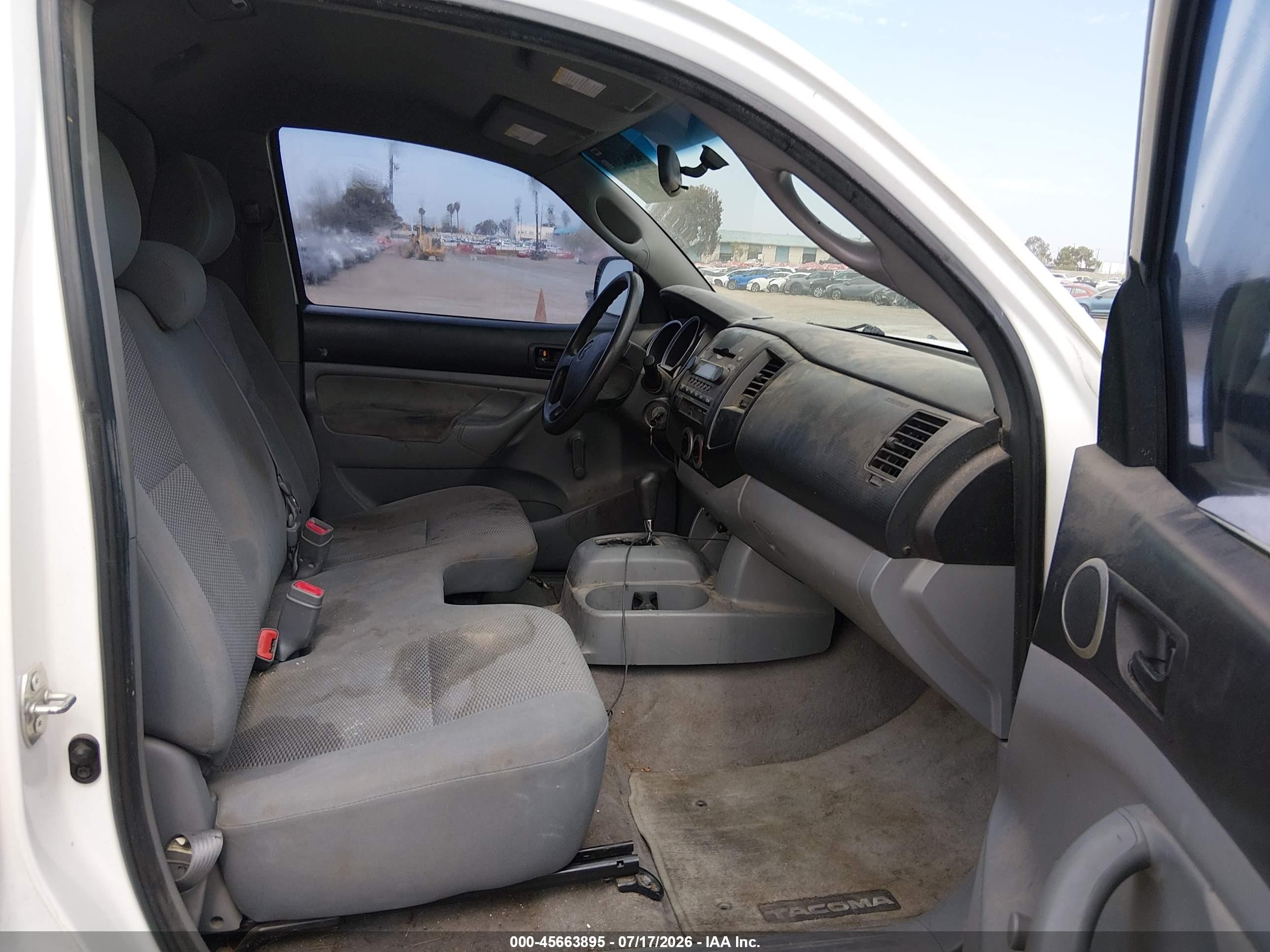 2008 Toyota Tacoma   White vin: 5TENX22N88Z531674