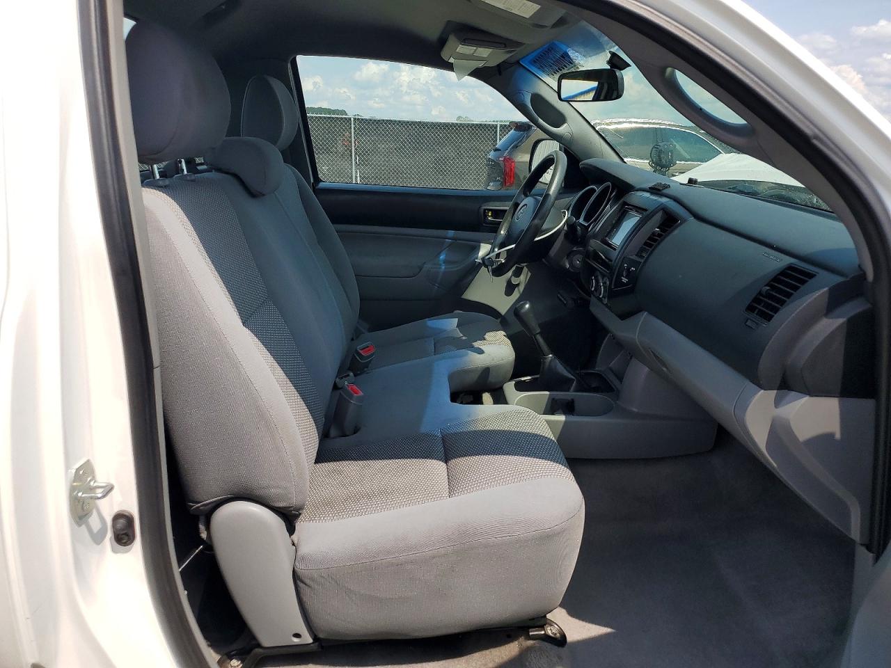 2006 Toyota Tacoma Base White vin: 5TENX22N96Z277471