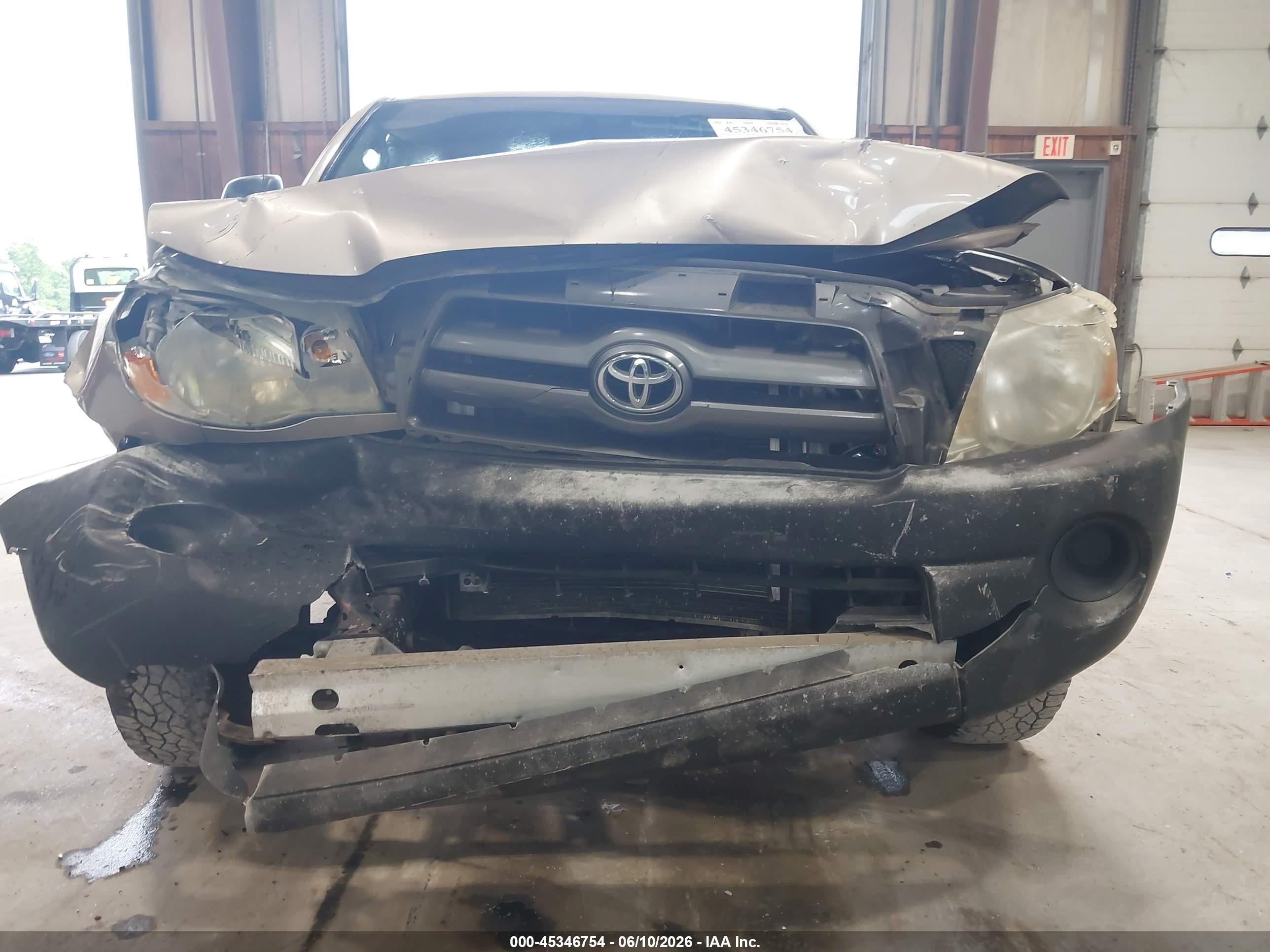 2006 Toyota Tacoma   Золотой vin: 5TENX22N96Z283366