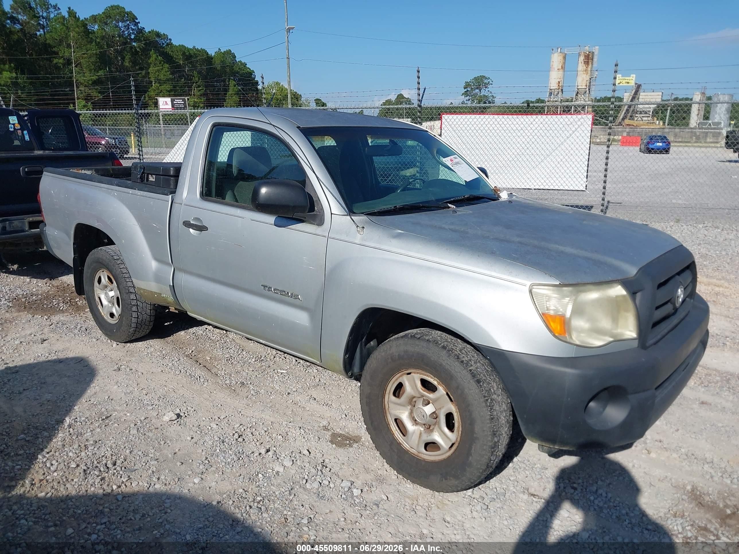 2007 Toyota Tacoma   Silver vin: 5TENX22N97Z322586