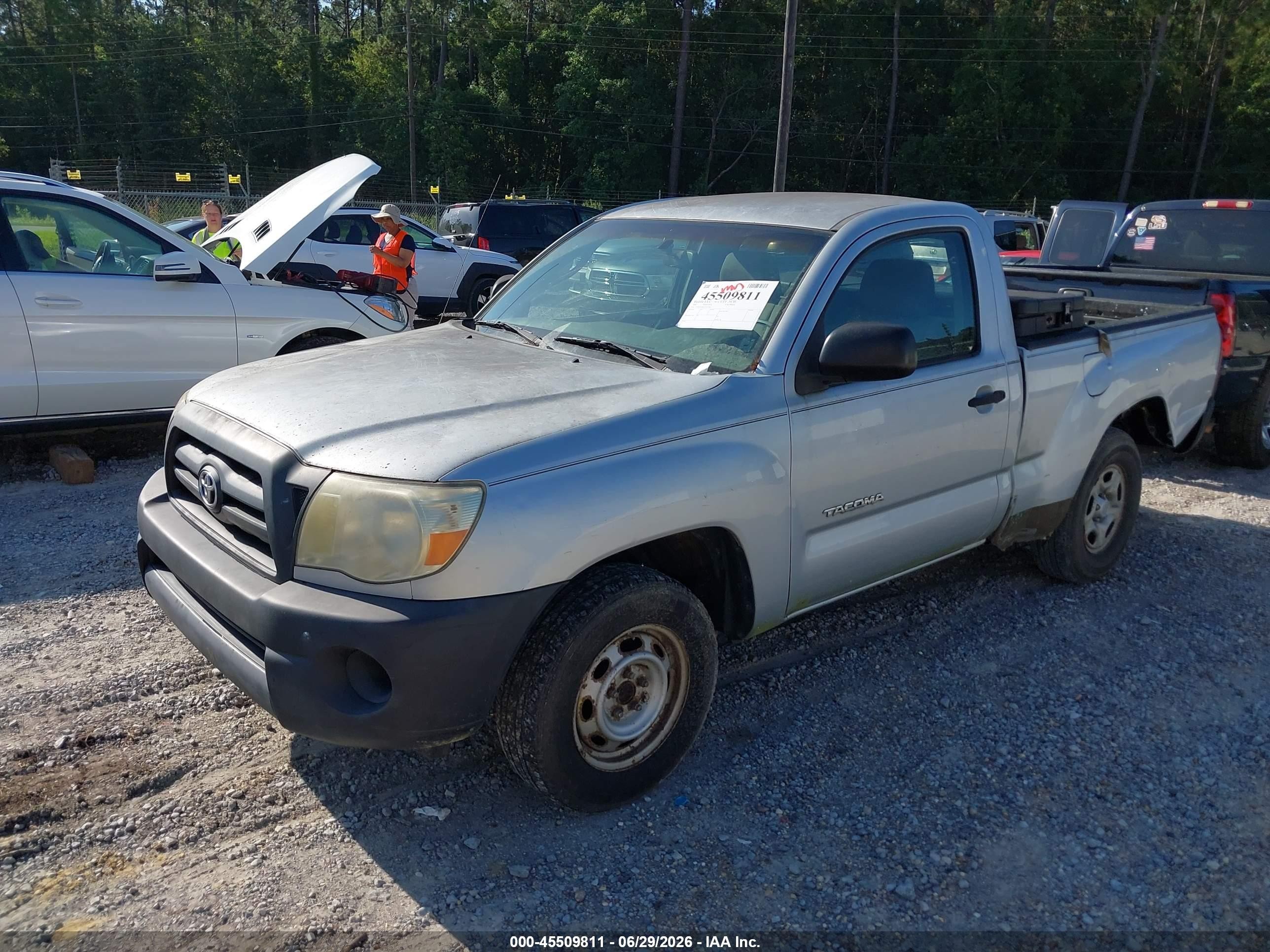 2007 Toyota Tacoma   Silver vin: 5TENX22N97Z322586