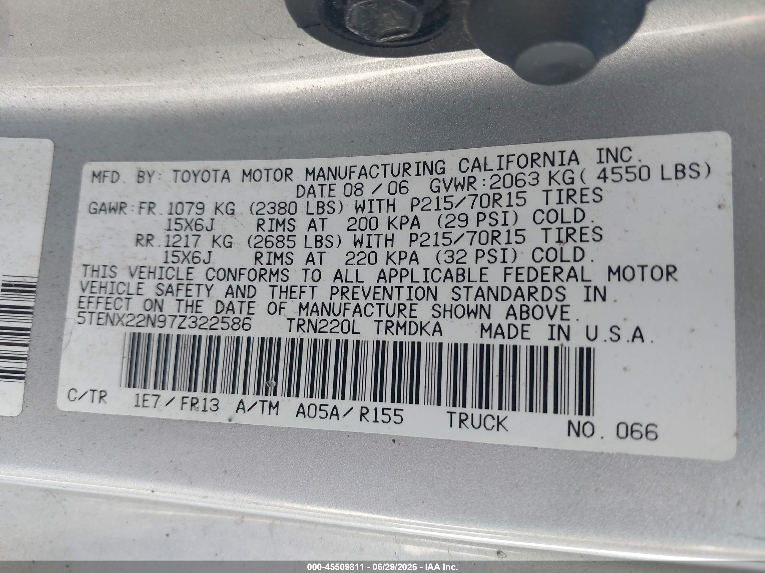 2007 Toyota Tacoma   Silver vin: 5TENX22N97Z322586