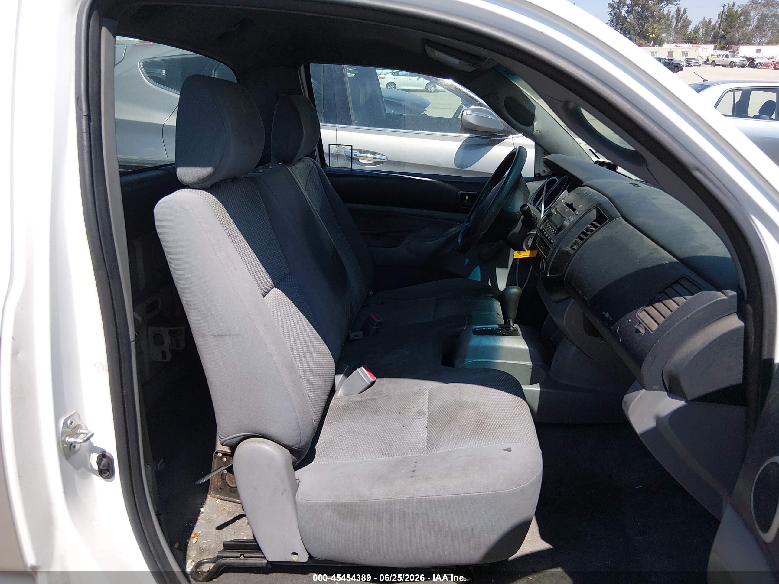 2007 Toyota Tacoma   White vin: 5TENX22NX7Z333418