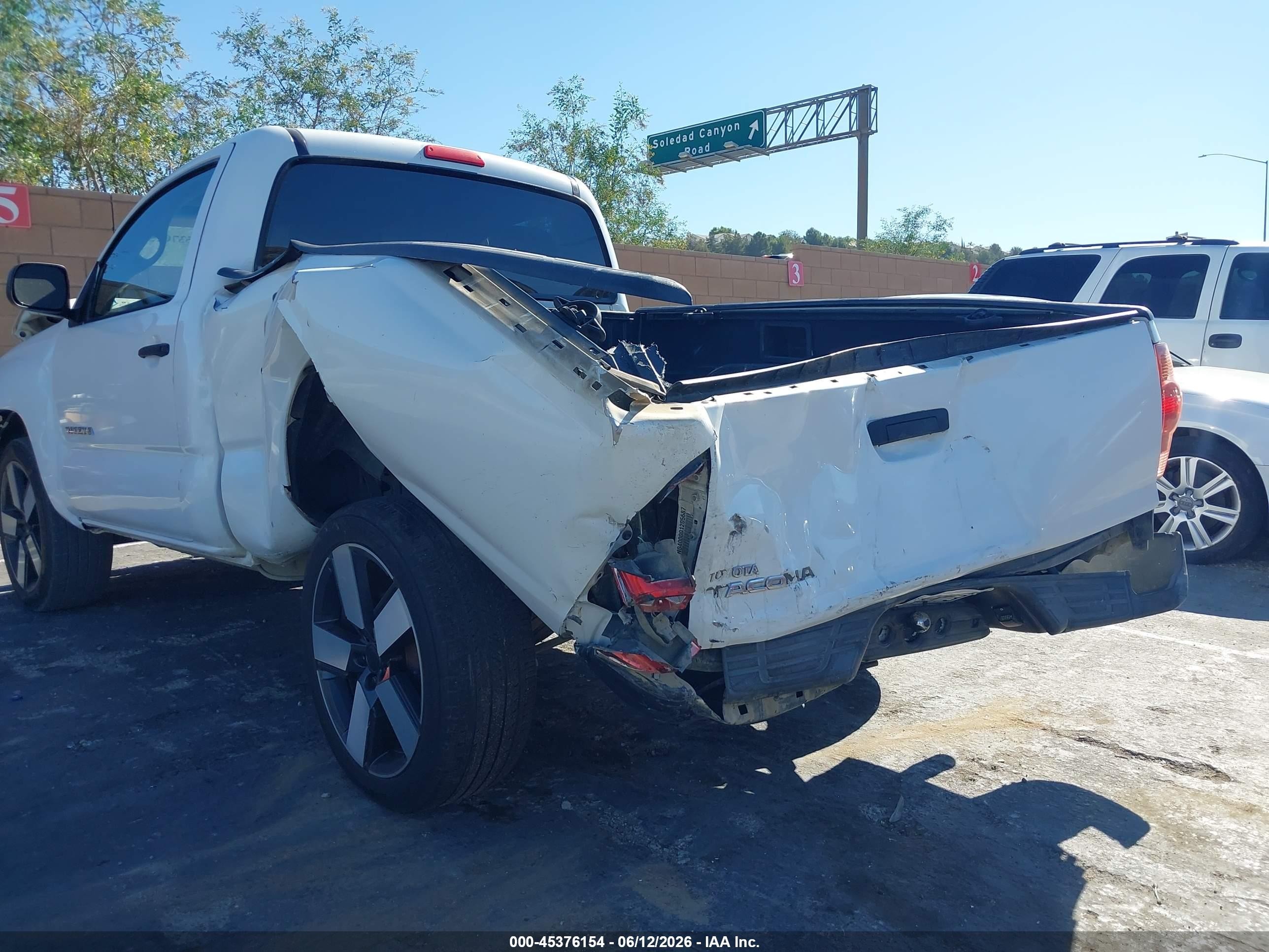 2008 Toyota Tacoma   White vin: 5TENX22NX8Z542126
