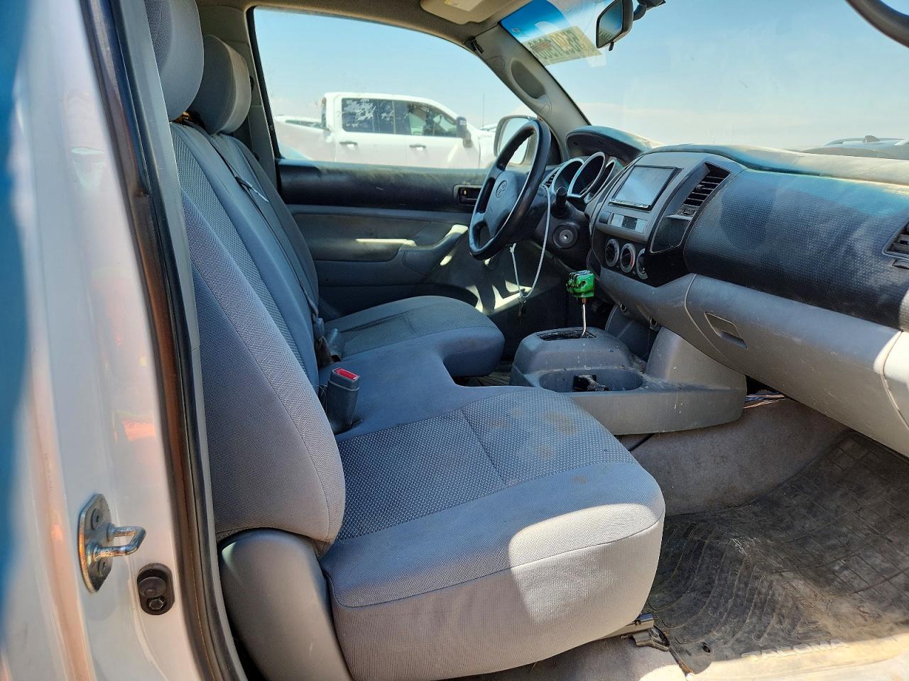 2008 Toyota Tacoma Base White vin: 5TENX22NX8Z550176
