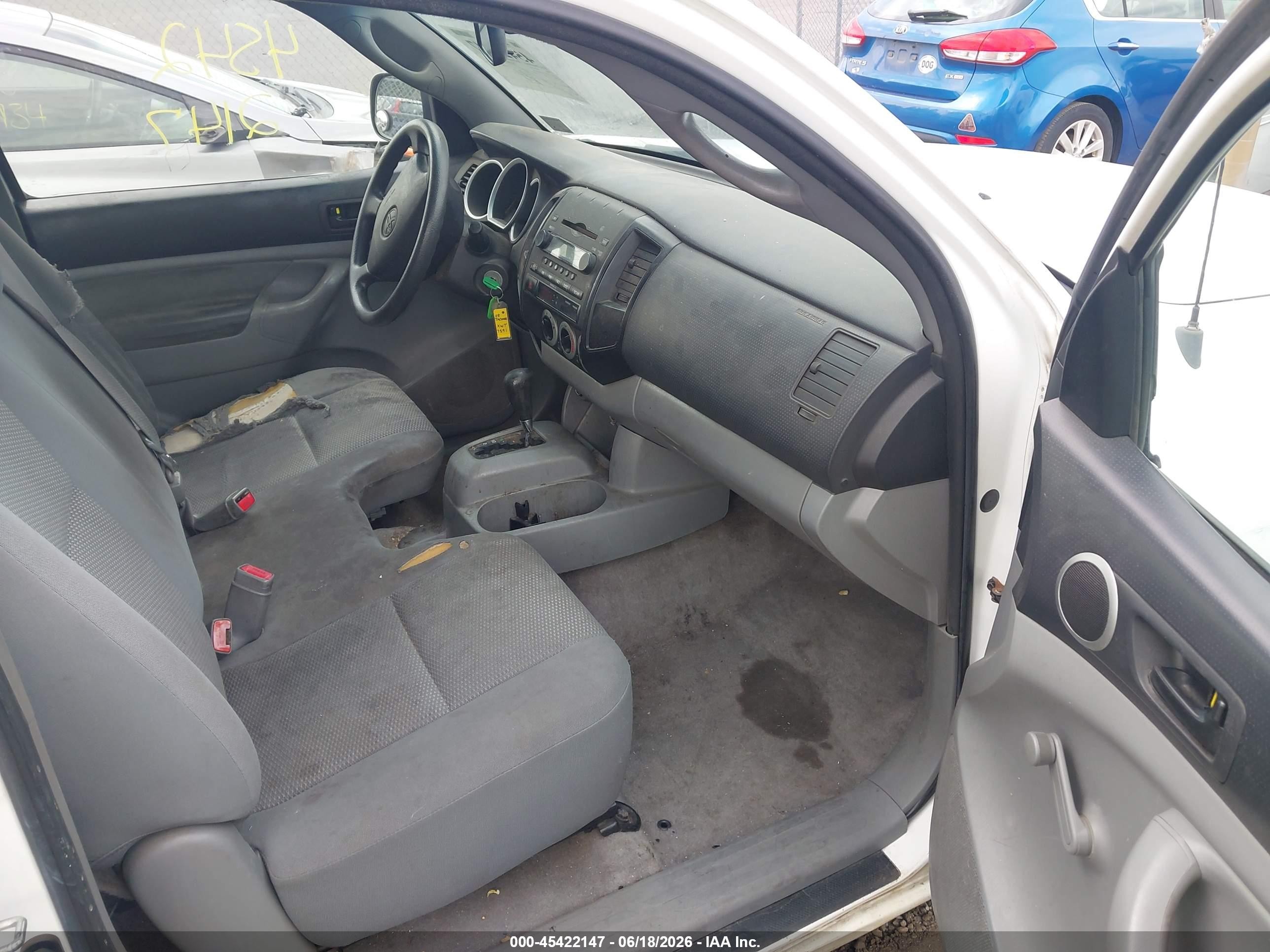 2008 Toyota Tacoma   White vin: 5TENX22NX8Z560786