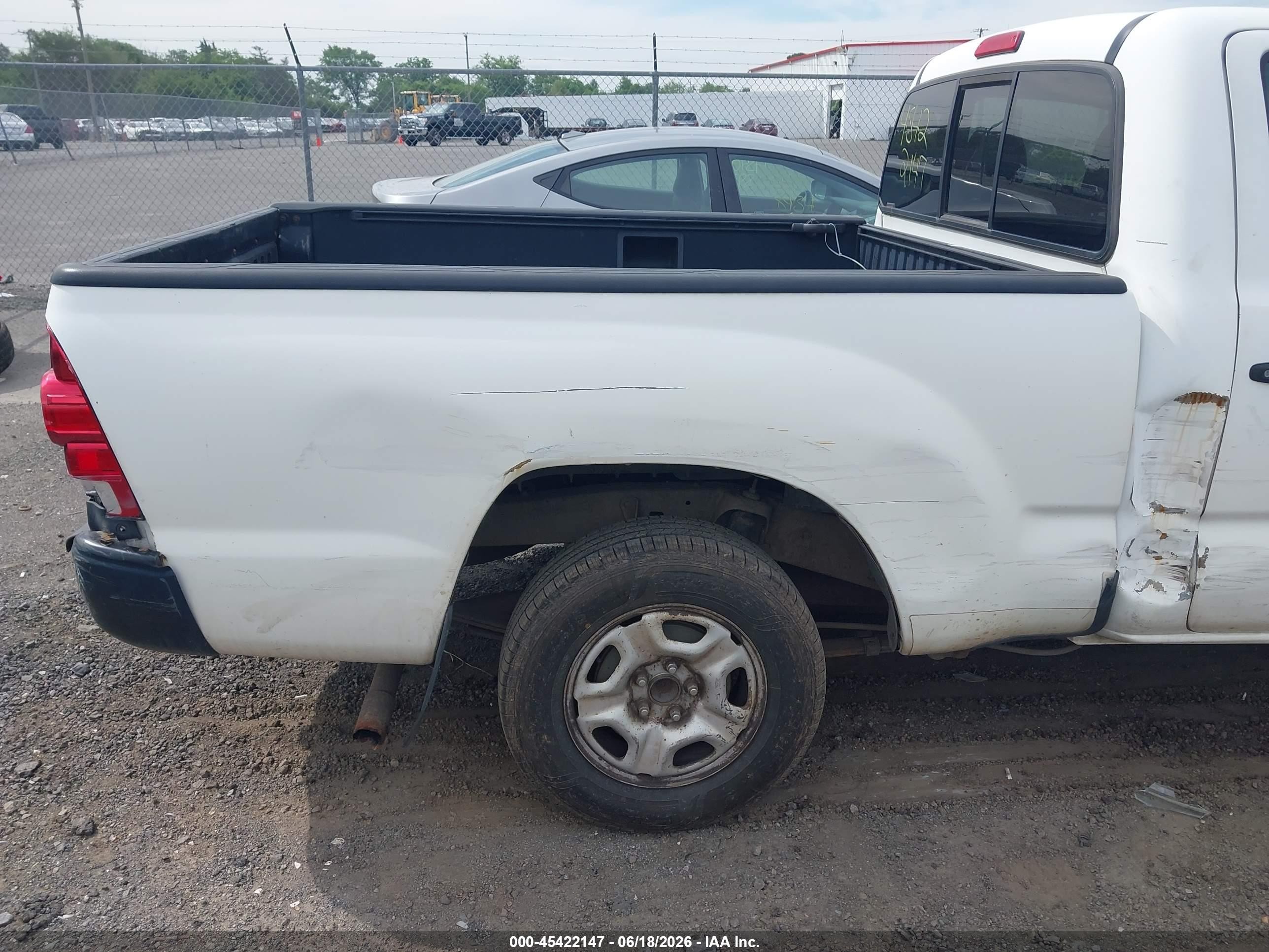 2008 Toyota Tacoma   White vin: 5TENX22NX8Z560786