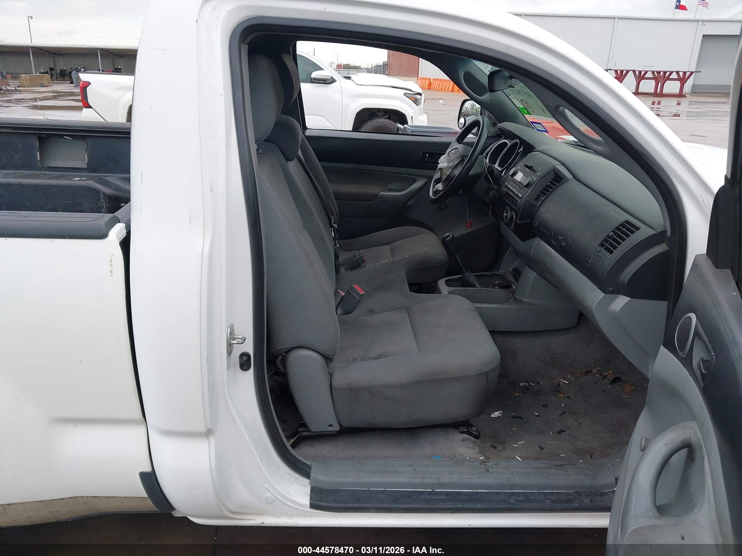 2008 Toyota Tacoma   Белый vin: 5TENX22NX8Z589835