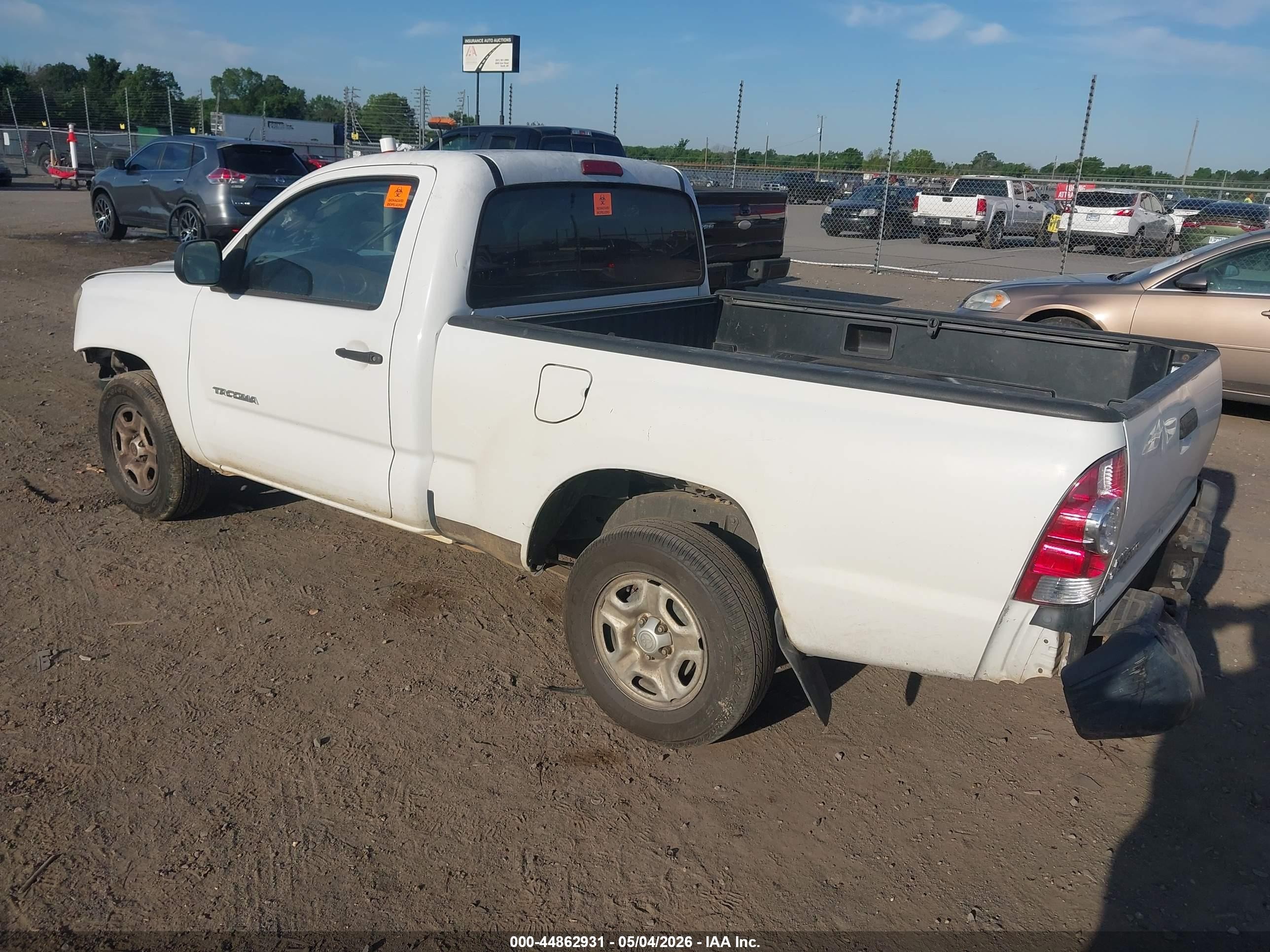 2010 Toyota Tacoma   White vin: 5TENX4CN4AZ738112