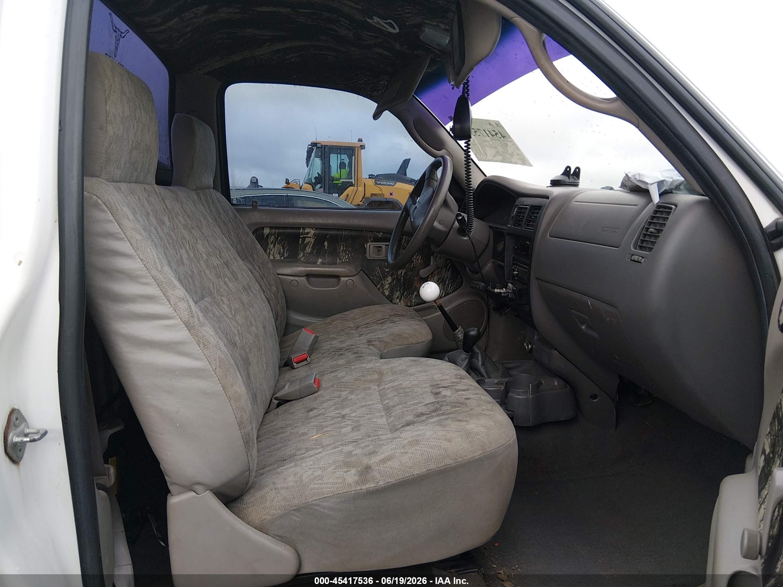 2002 Toyota Tacoma   Белый vin: 5TEPM62N12Z020310
