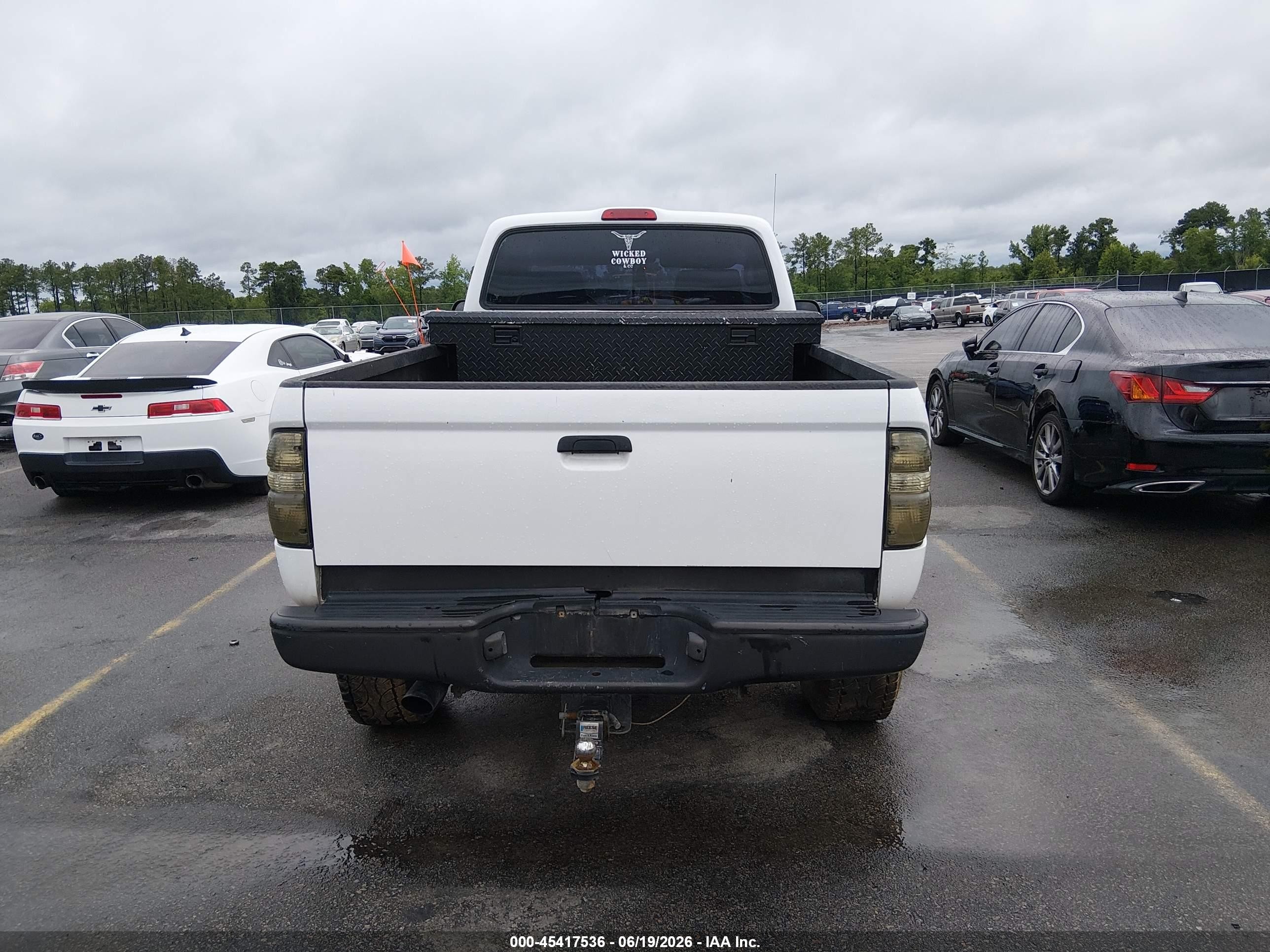 2002 Toyota Tacoma   Белый vin: 5TEPM62N12Z020310