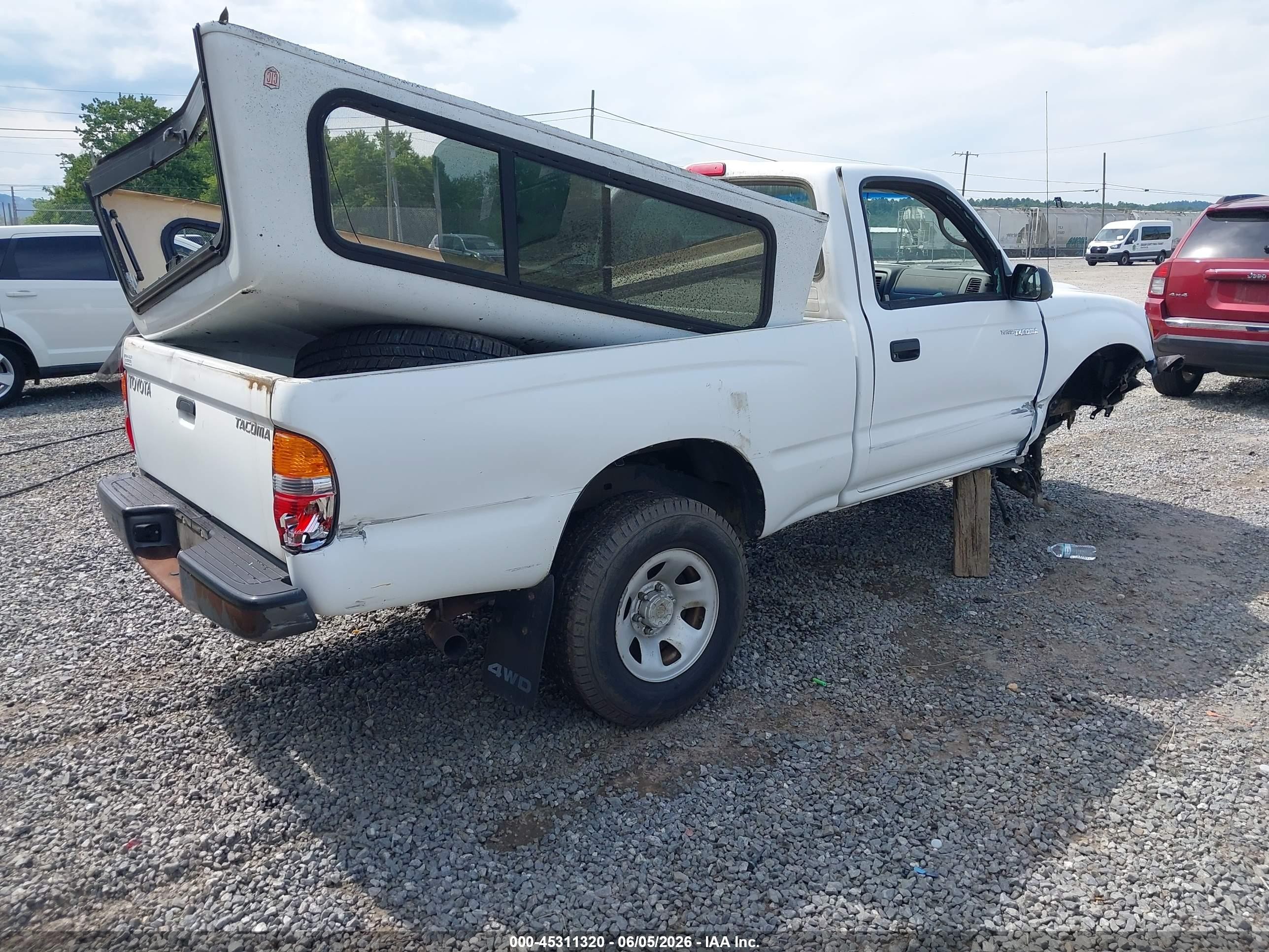 2004 Toyota Tacoma   White vin: 5TEPM62N44Z366032
