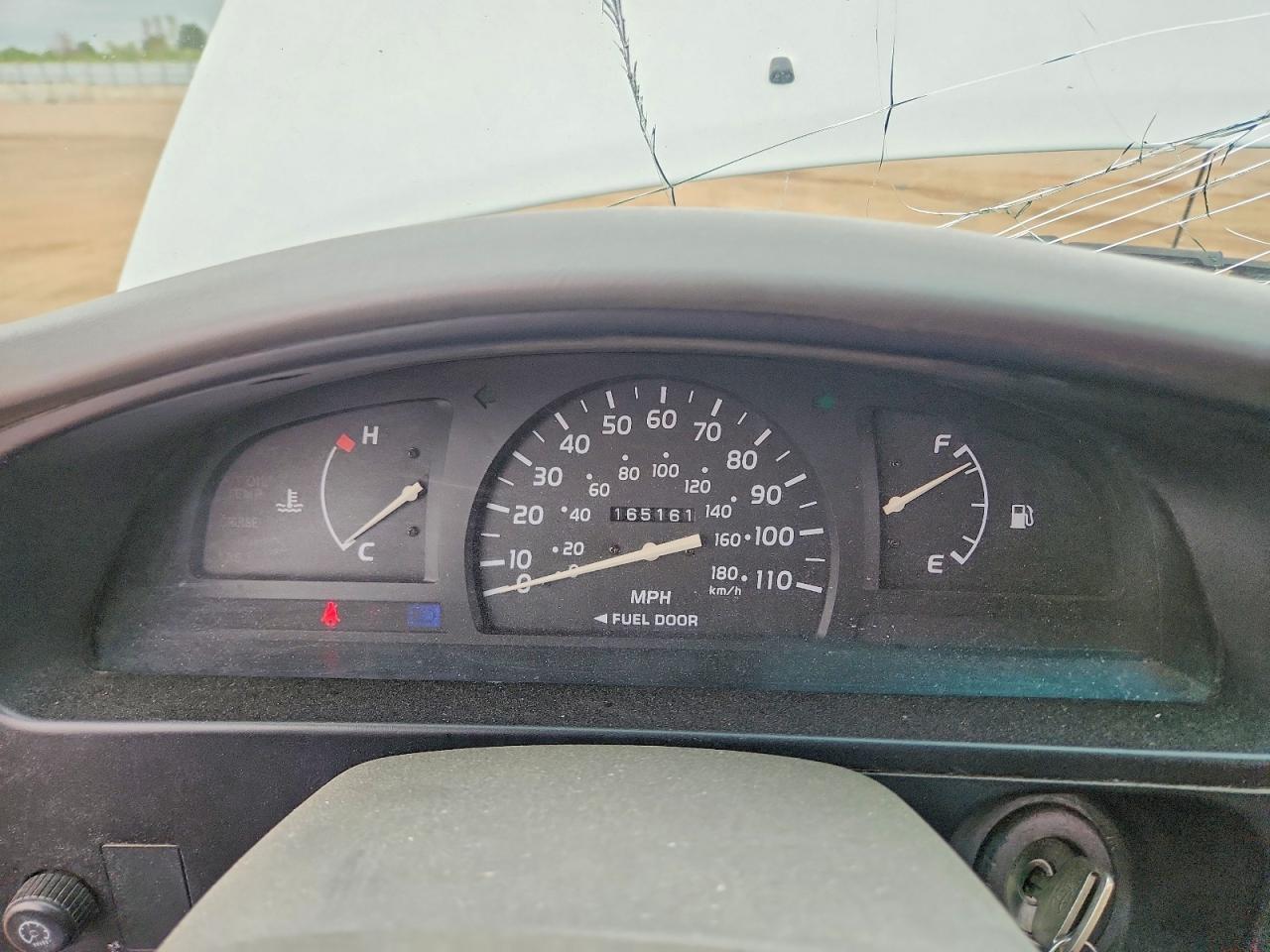 2002 Toyota Tacoma Base White vin: 5TEPM62N52Z041404
