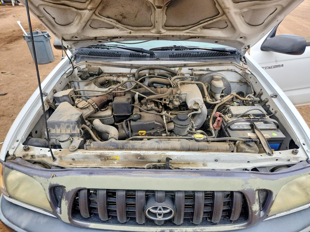 2002 Toyota Tacoma Base White vin: 5TEPM62N52Z041404