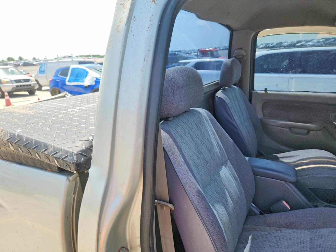 2002 Toyota Tacoma Base Silver vin: 5TEPM62N82Z887302