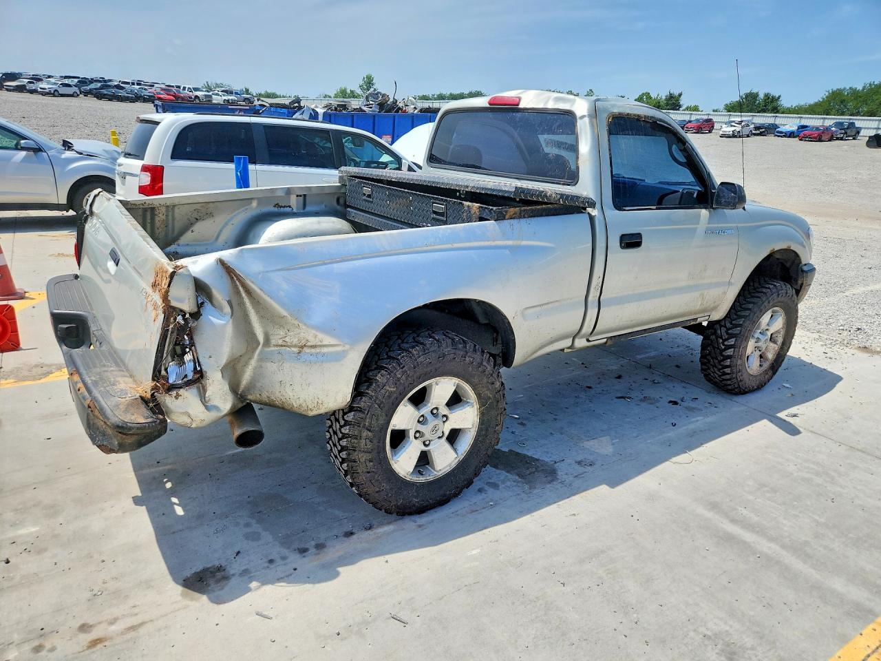 2002 Toyota Tacoma Base Silver vin: 5TEPM62N82Z887302