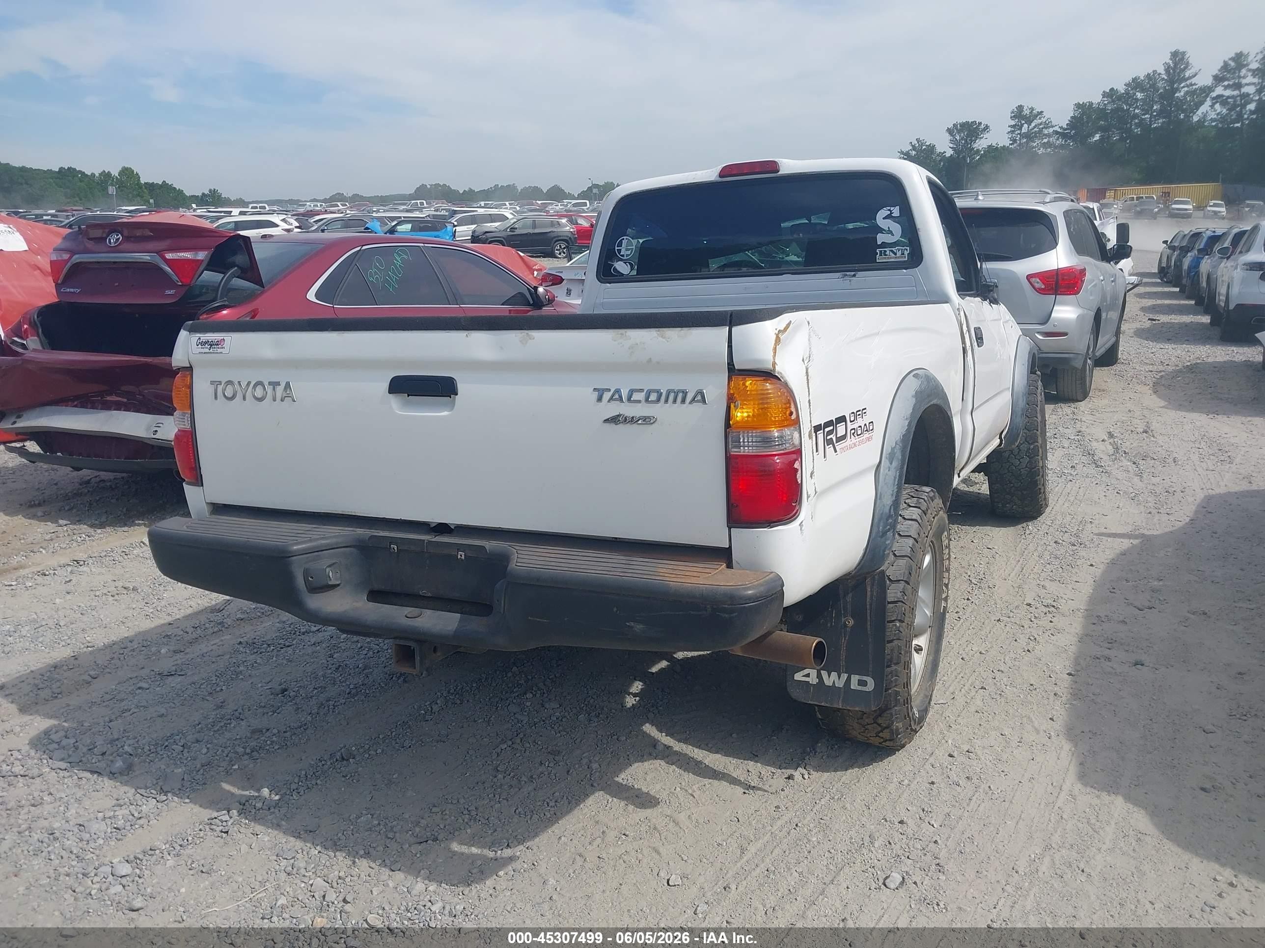 2003 Toyota Tacoma   White vin: 5TEPM62N93Z268094