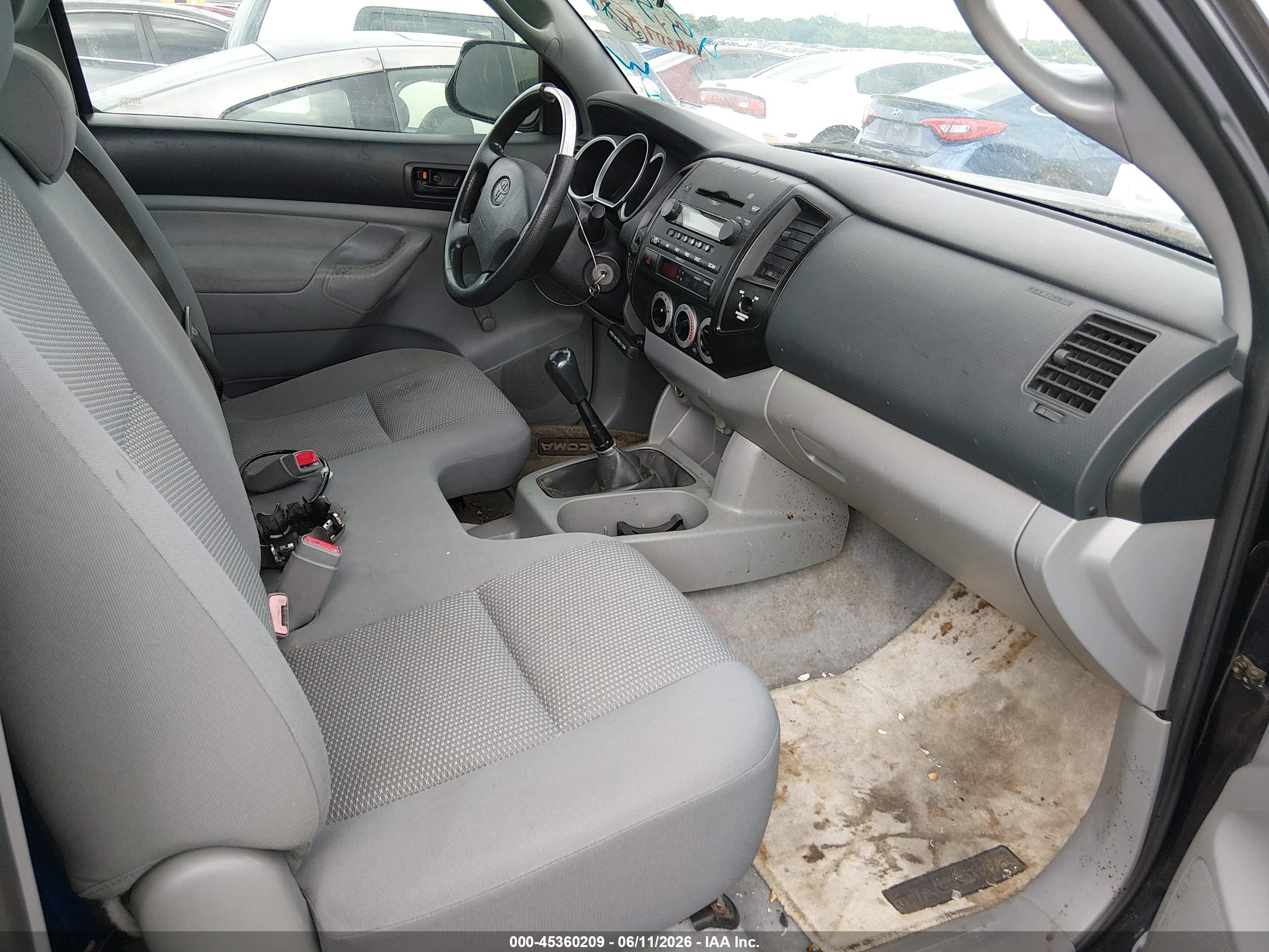 2005 Toyota Tacoma   Black vin: 5TEPX42N05Z071314