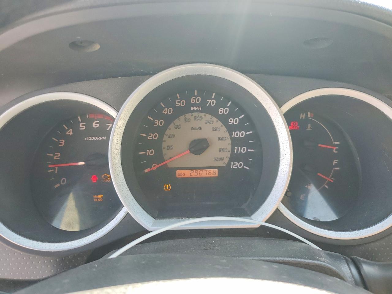 2006 Toyota Tacoma Base Silver vin: 5TEPX42N06Z253905