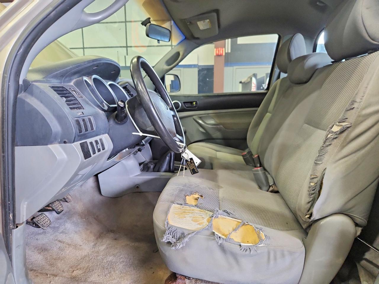 2006 Toyota Tacoma Base Gold vin: 5TEPX42N06Z297418