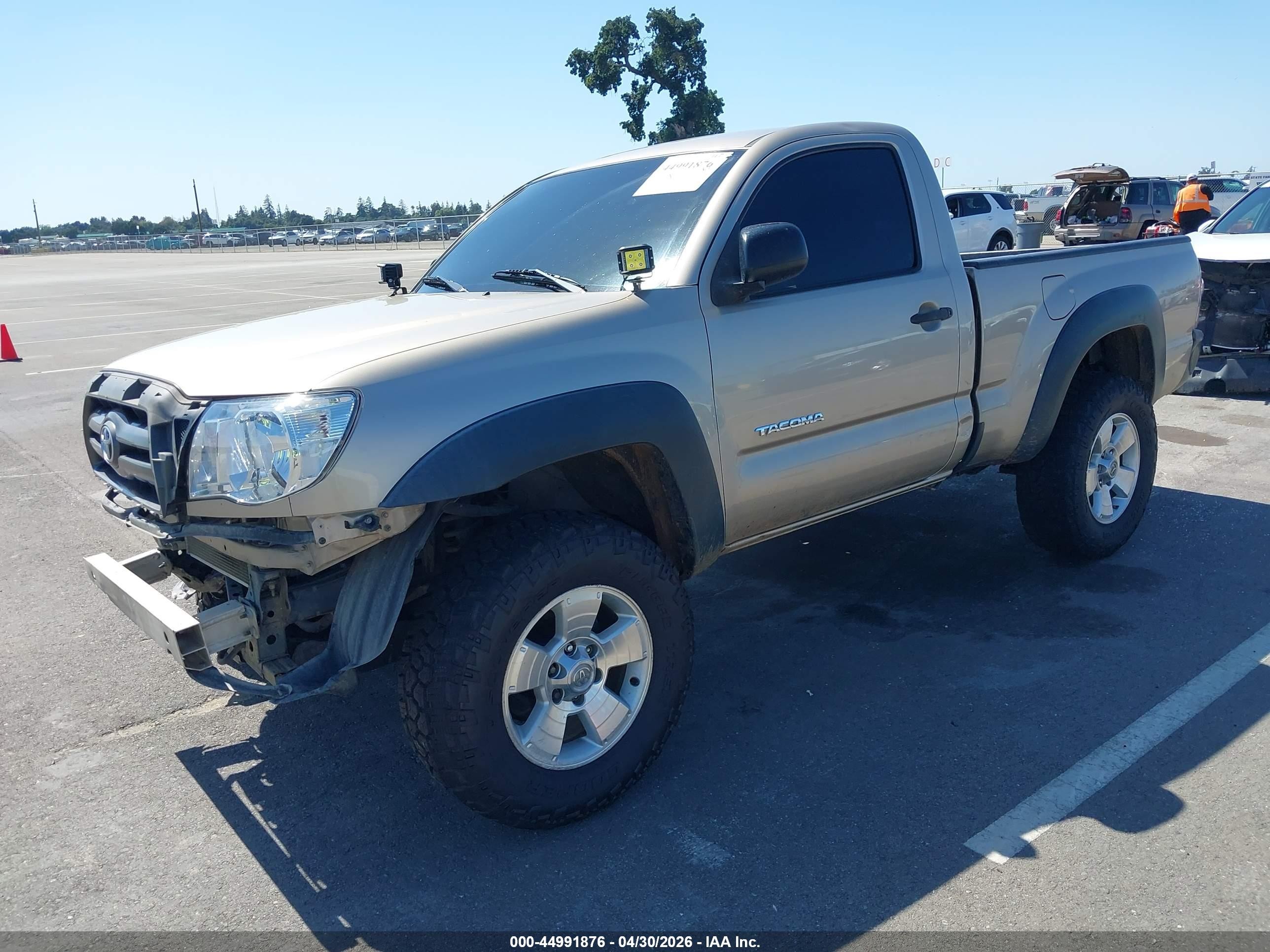 2008 Toyota Tacoma   Silver vin: 5TEPX42N08Z562499