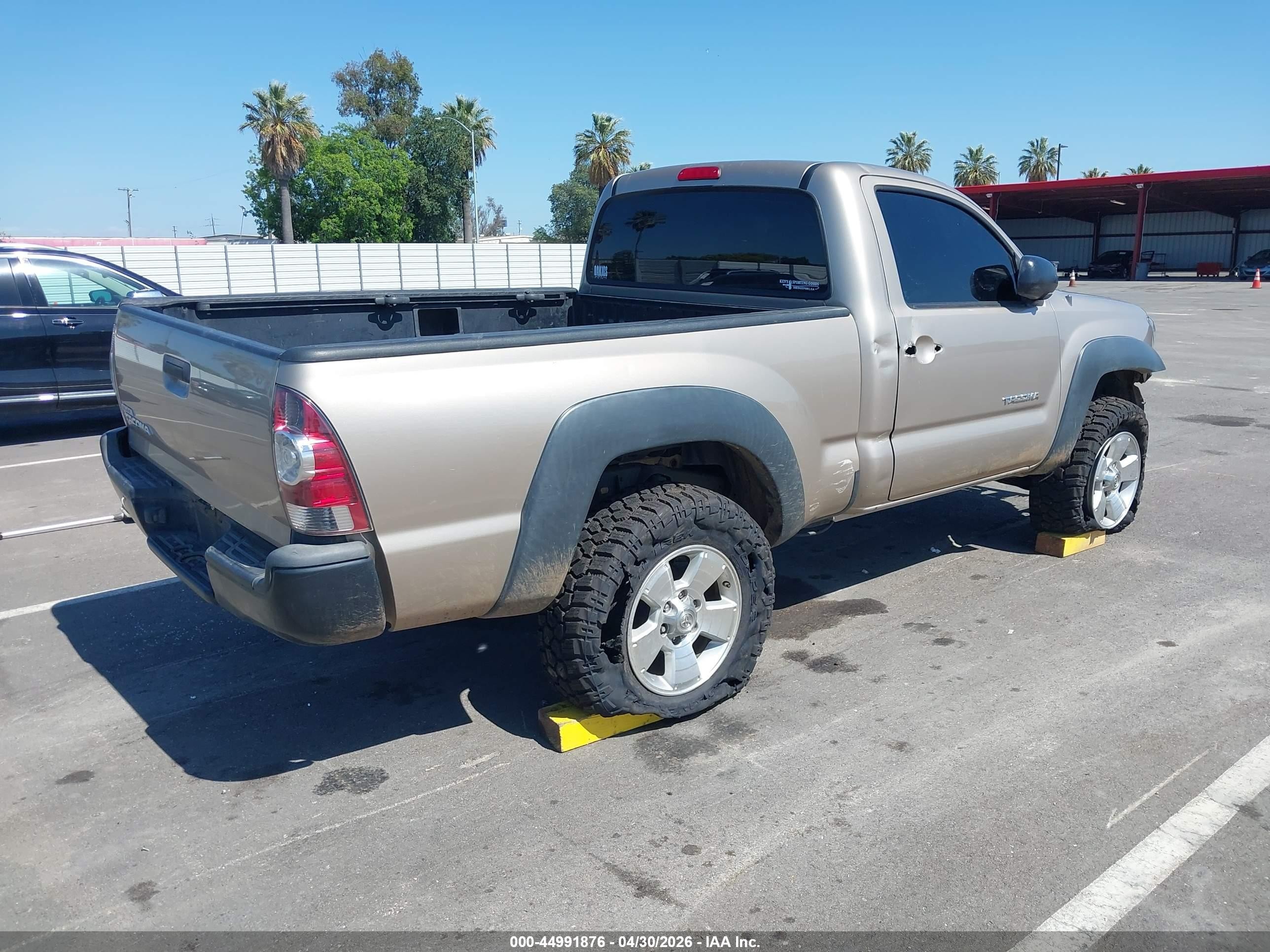 2008 Toyota Tacoma   Silver vin: 5TEPX42N08Z562499