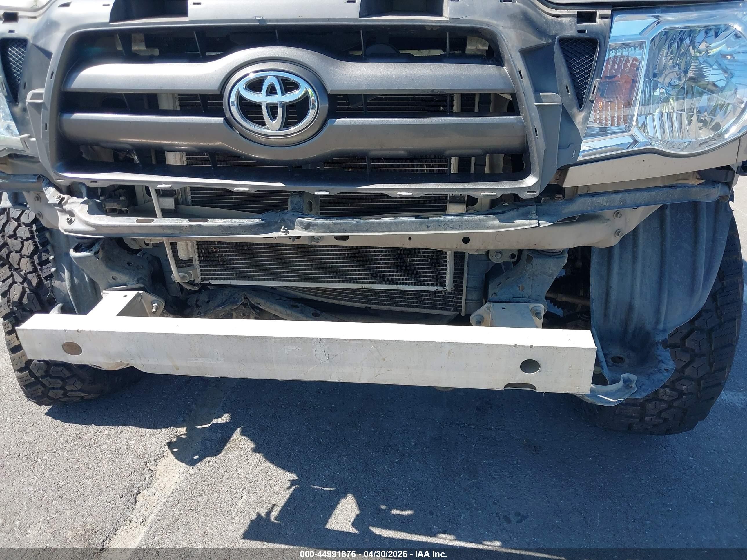2008 Toyota Tacoma   Silver vin: 5TEPX42N08Z562499