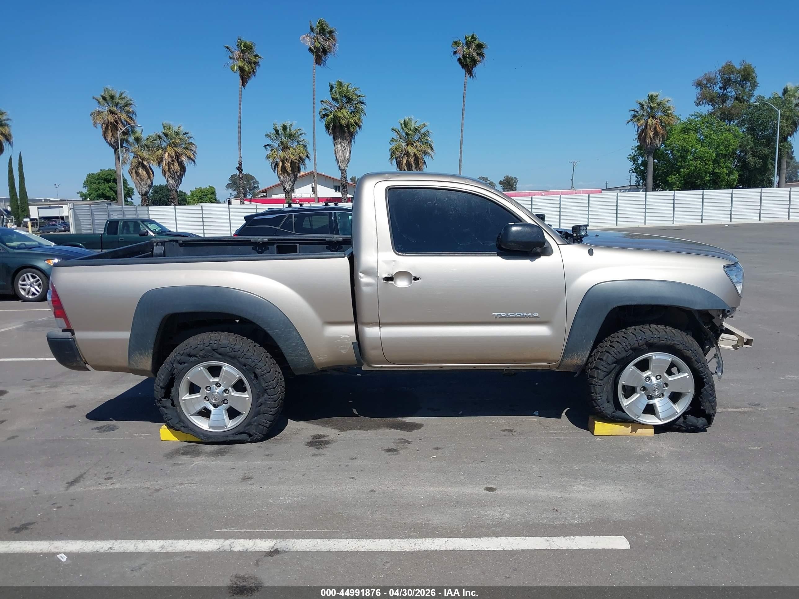 2008 Toyota Tacoma   Silver vin: 5TEPX42N08Z562499