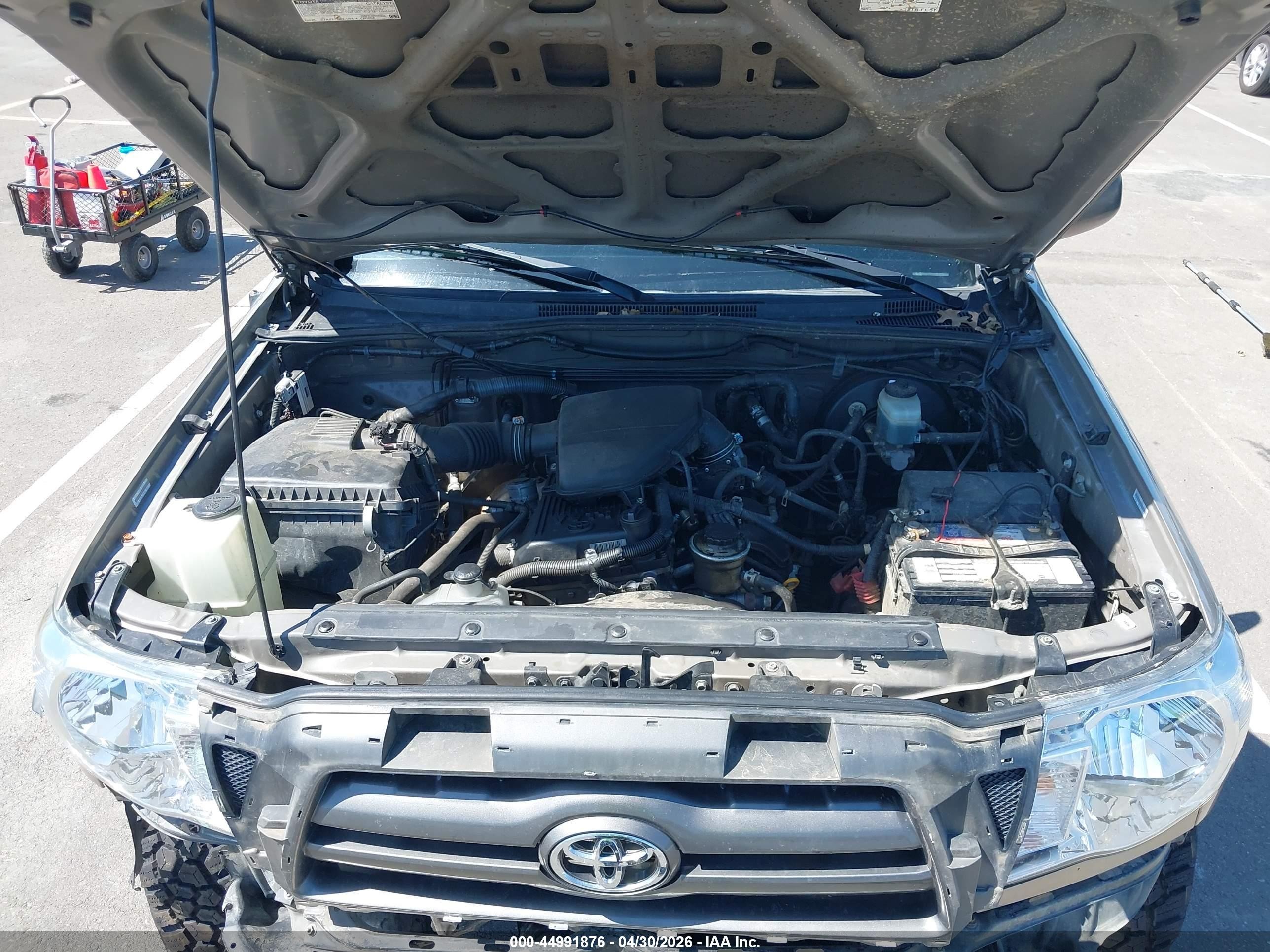 2008 Toyota Tacoma   Silver vin: 5TEPX42N08Z562499