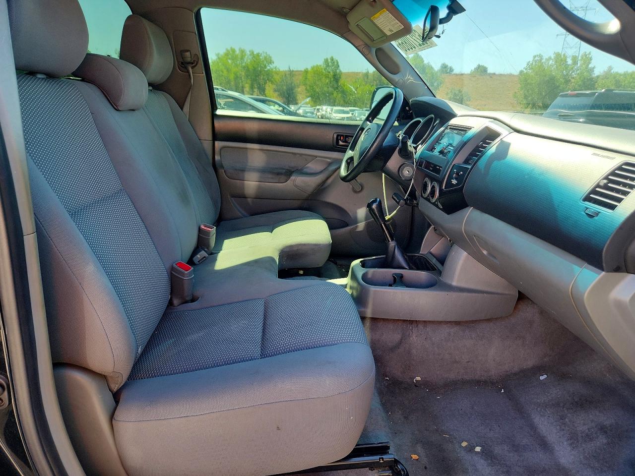 2005 Toyota Tacoma Base Black vin: 5TEPX42N25Z011857