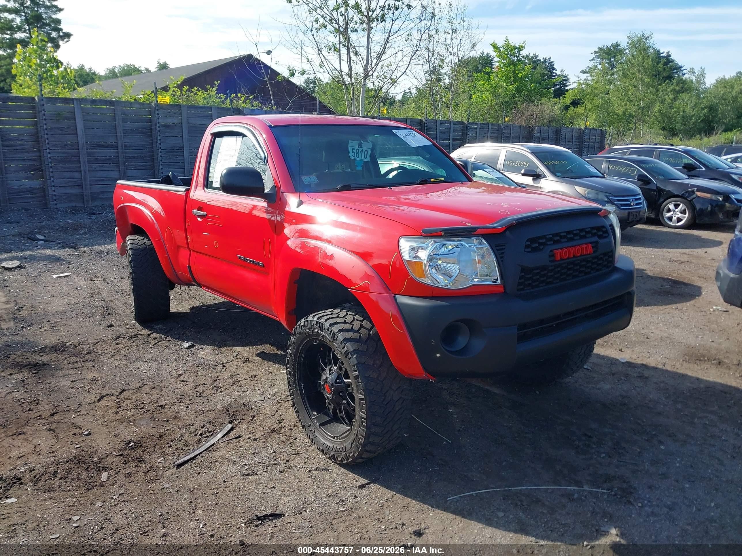 2006 Toyota Tacoma   Red vin: 5TEPX42N26Z214541