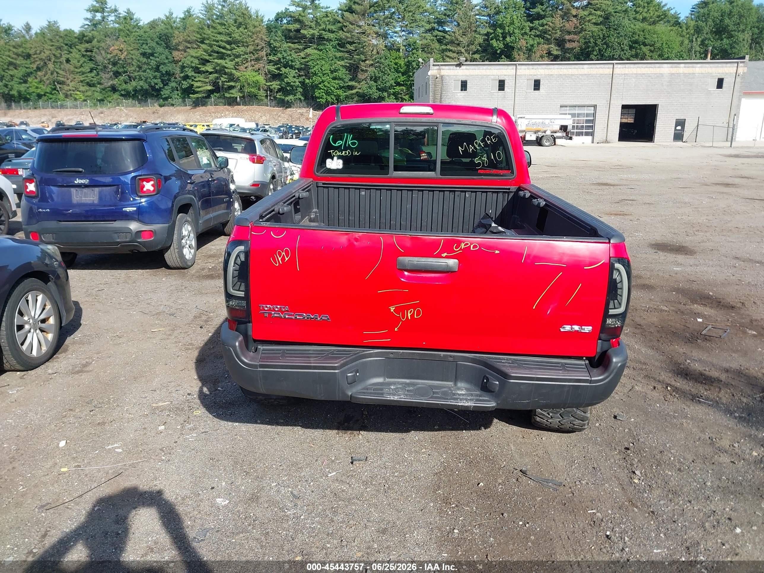 2006 Toyota Tacoma   Red vin: 5TEPX42N26Z214541