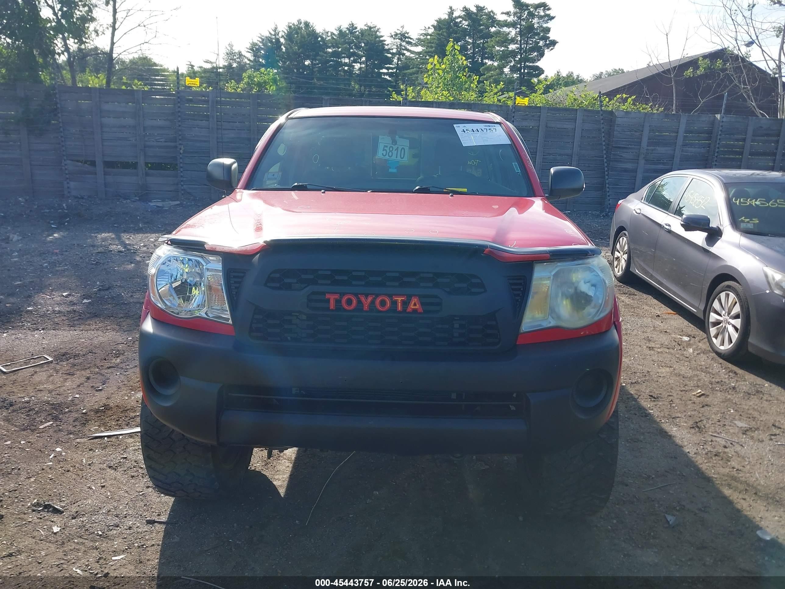2006 Toyota Tacoma   Red vin: 5TEPX42N26Z214541