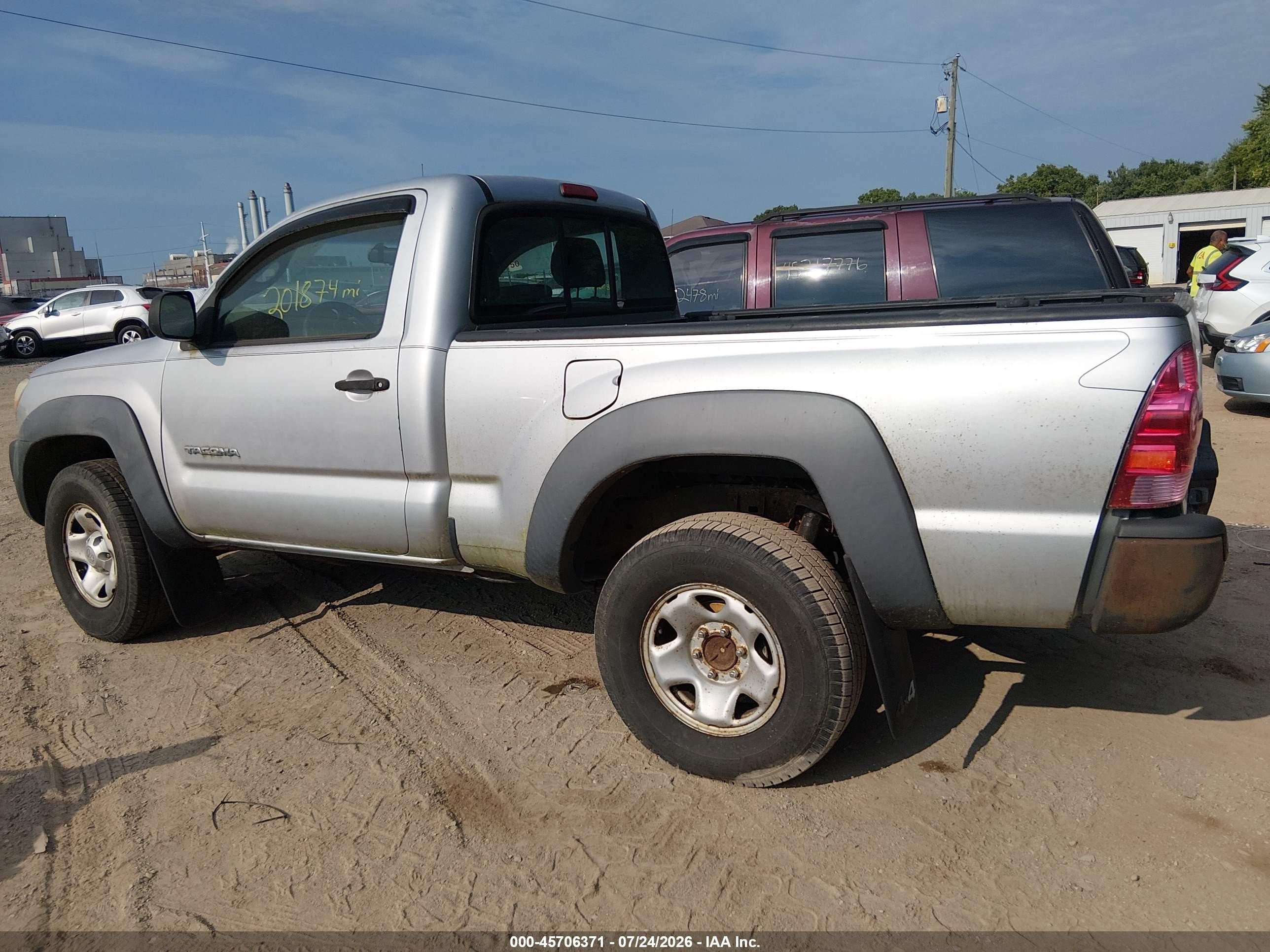 2007 Toyota Tacoma   Silver vin: 5TEPX42N57Z342001