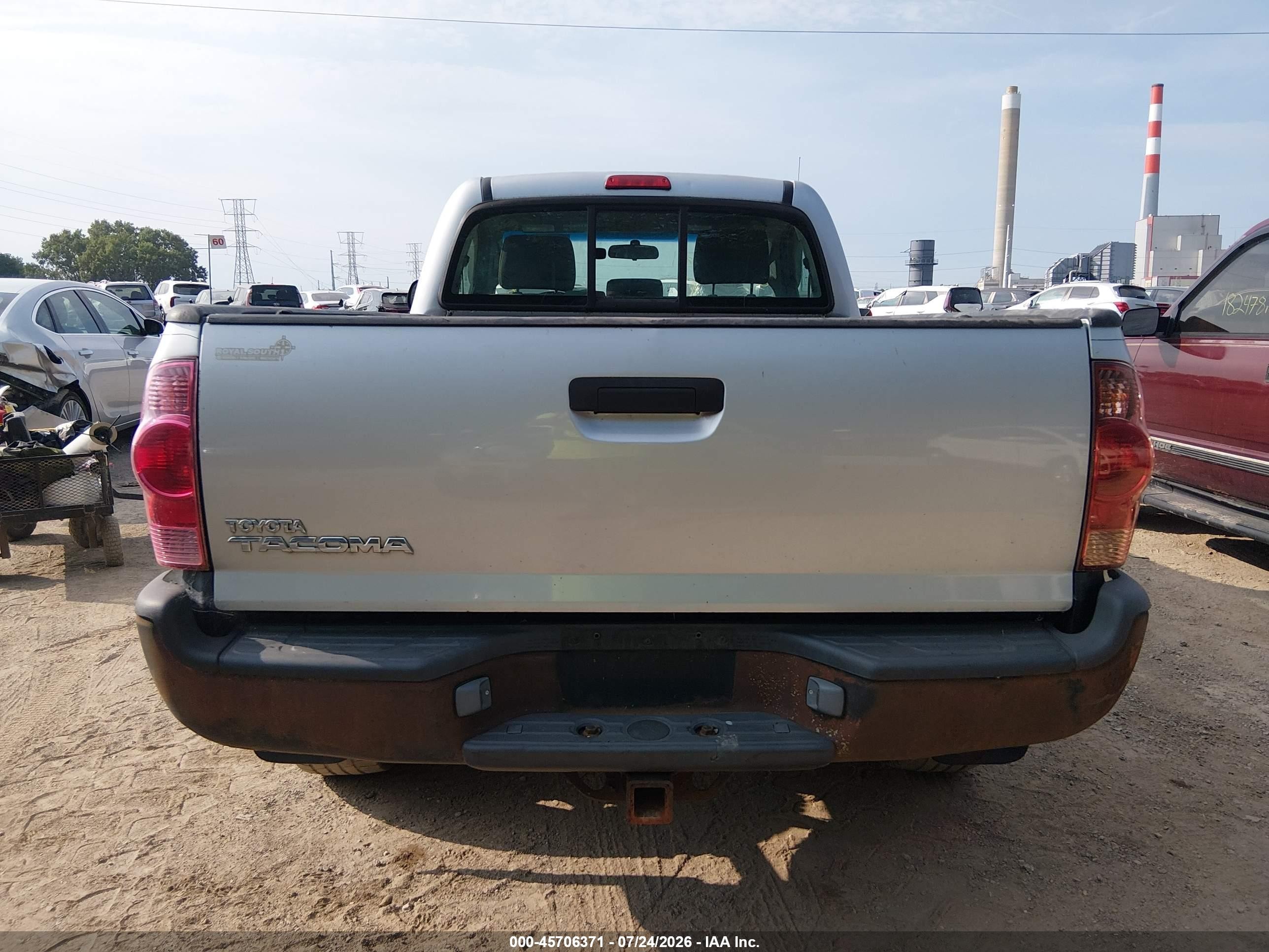 2007 Toyota Tacoma   Silver vin: 5TEPX42N57Z342001