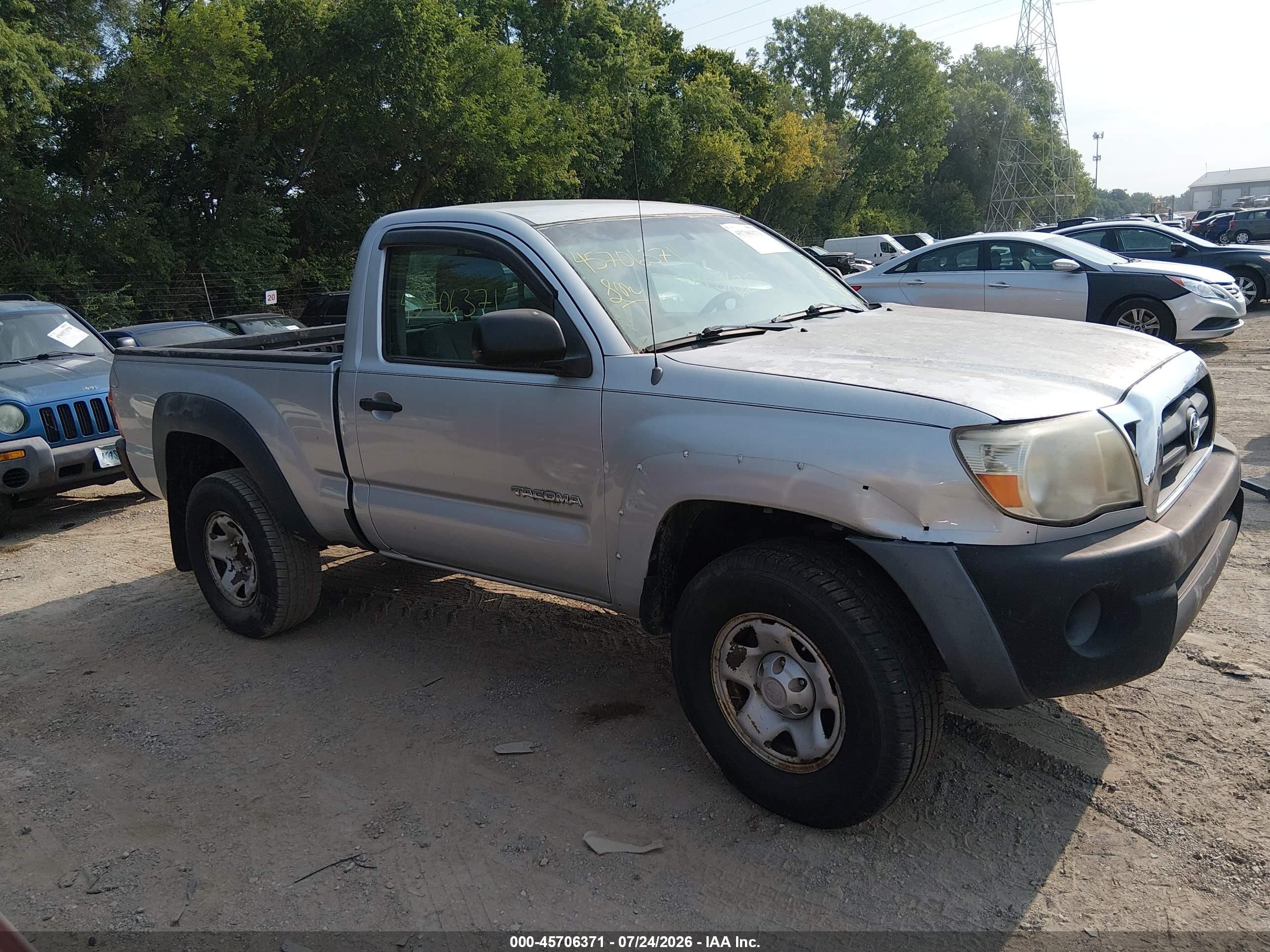 2007 Toyota Tacoma   Silver vin: 5TEPX42N57Z342001