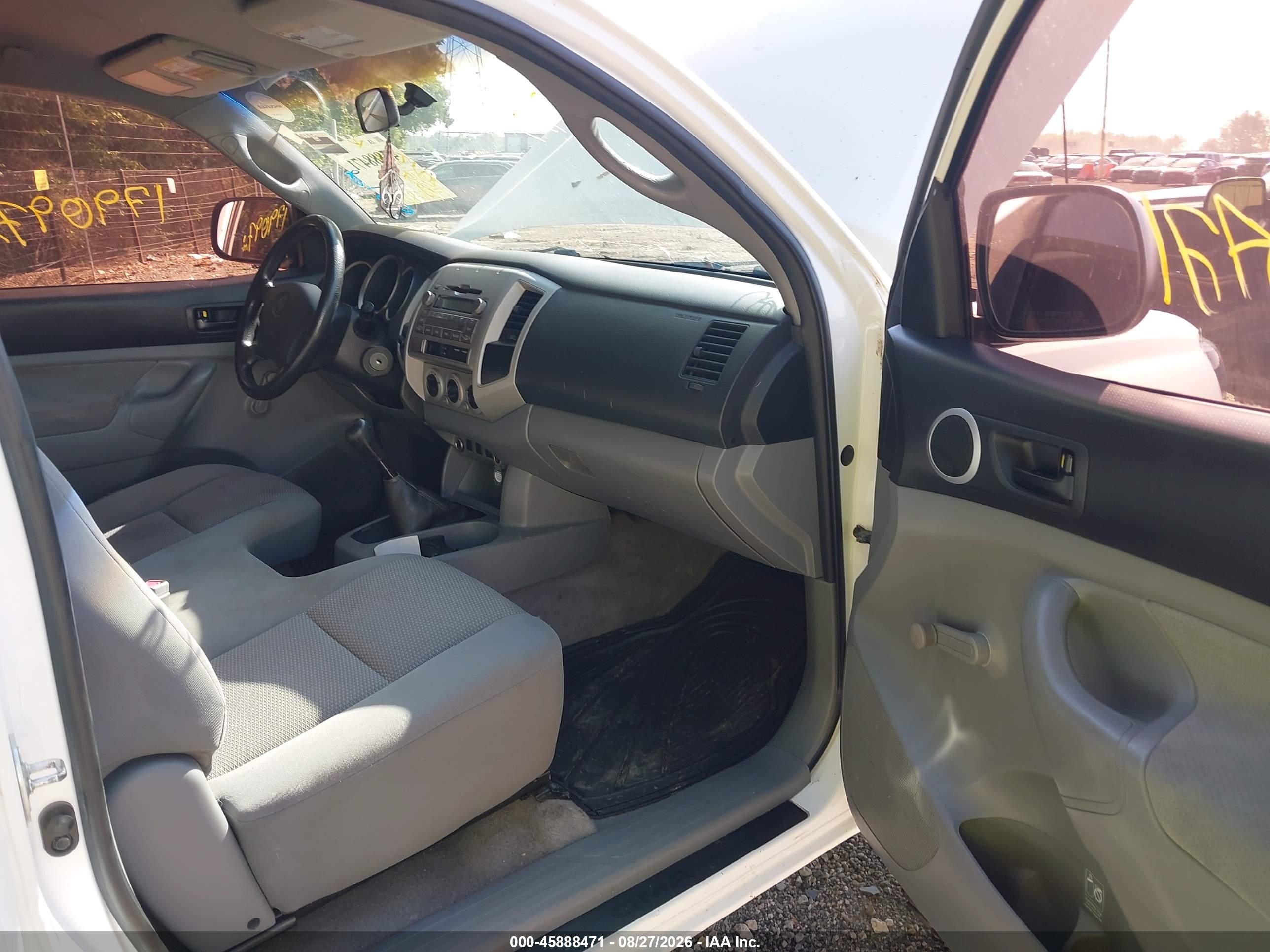 2009 Toyota Tacoma   White vin: 5TEPX42N59Z602996