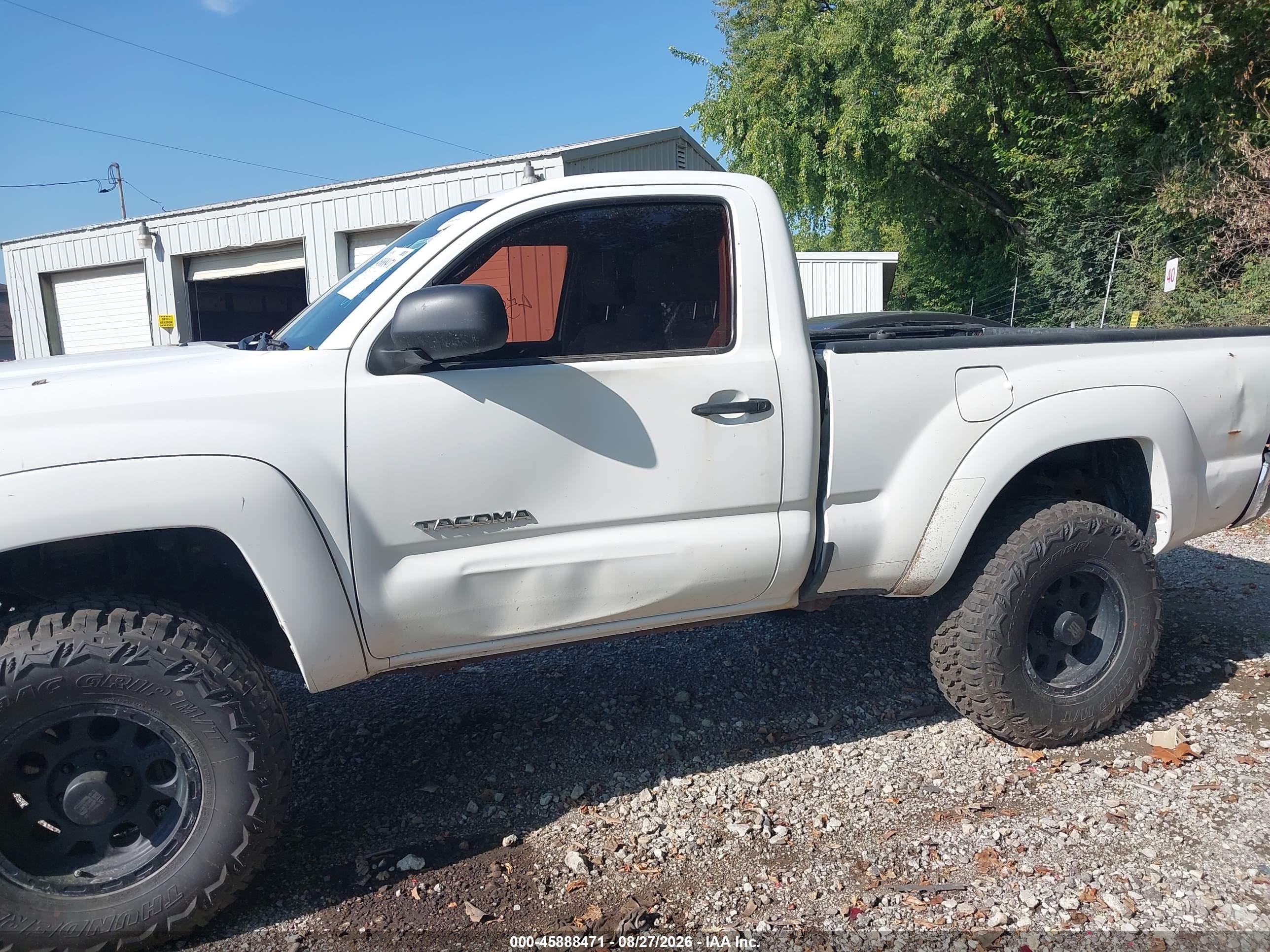 2009 Toyota Tacoma   White vin: 5TEPX42N59Z602996
