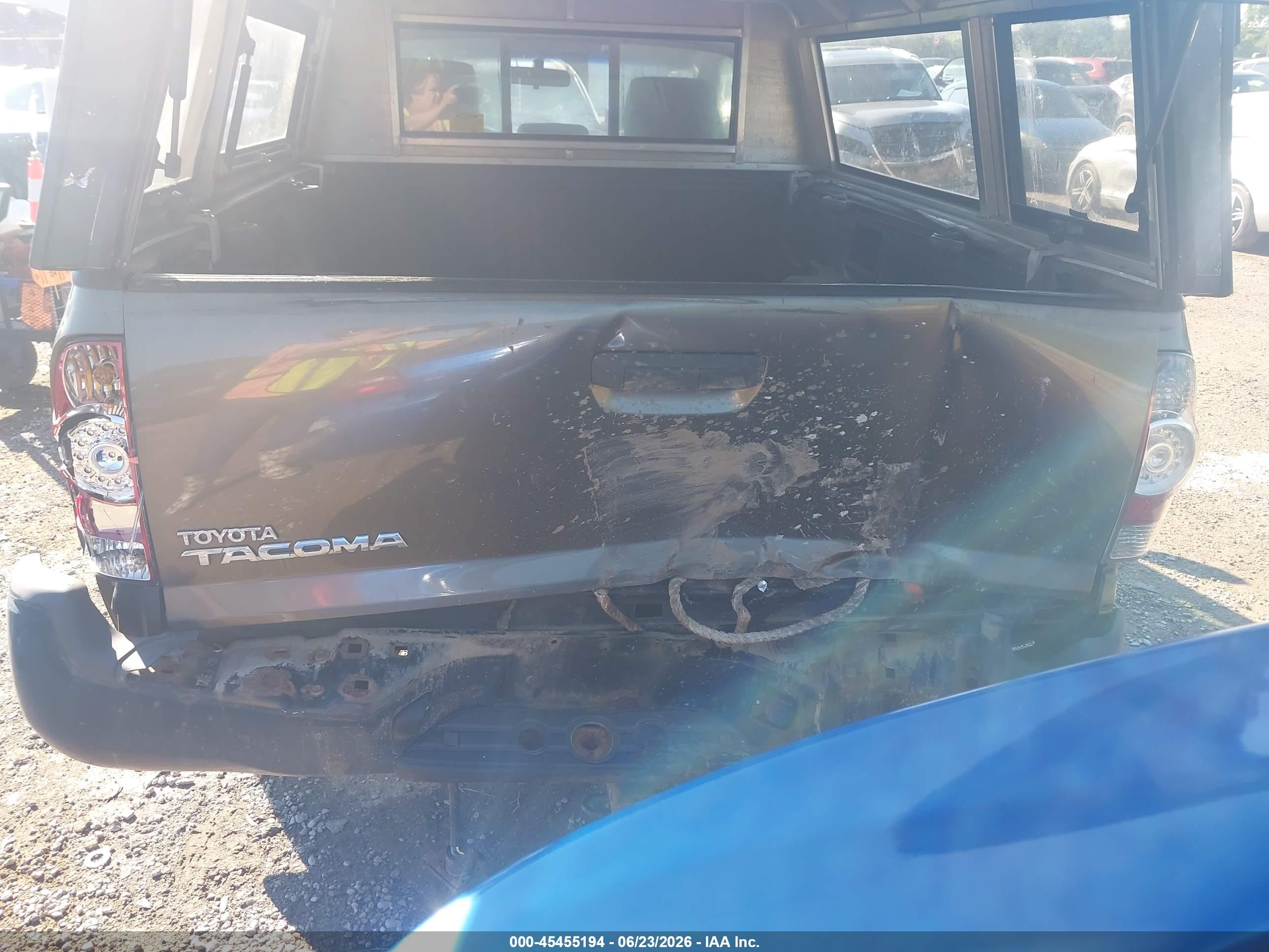2009 Toyota Tacoma   Pewter vin: 5TEPX42N79Z652900