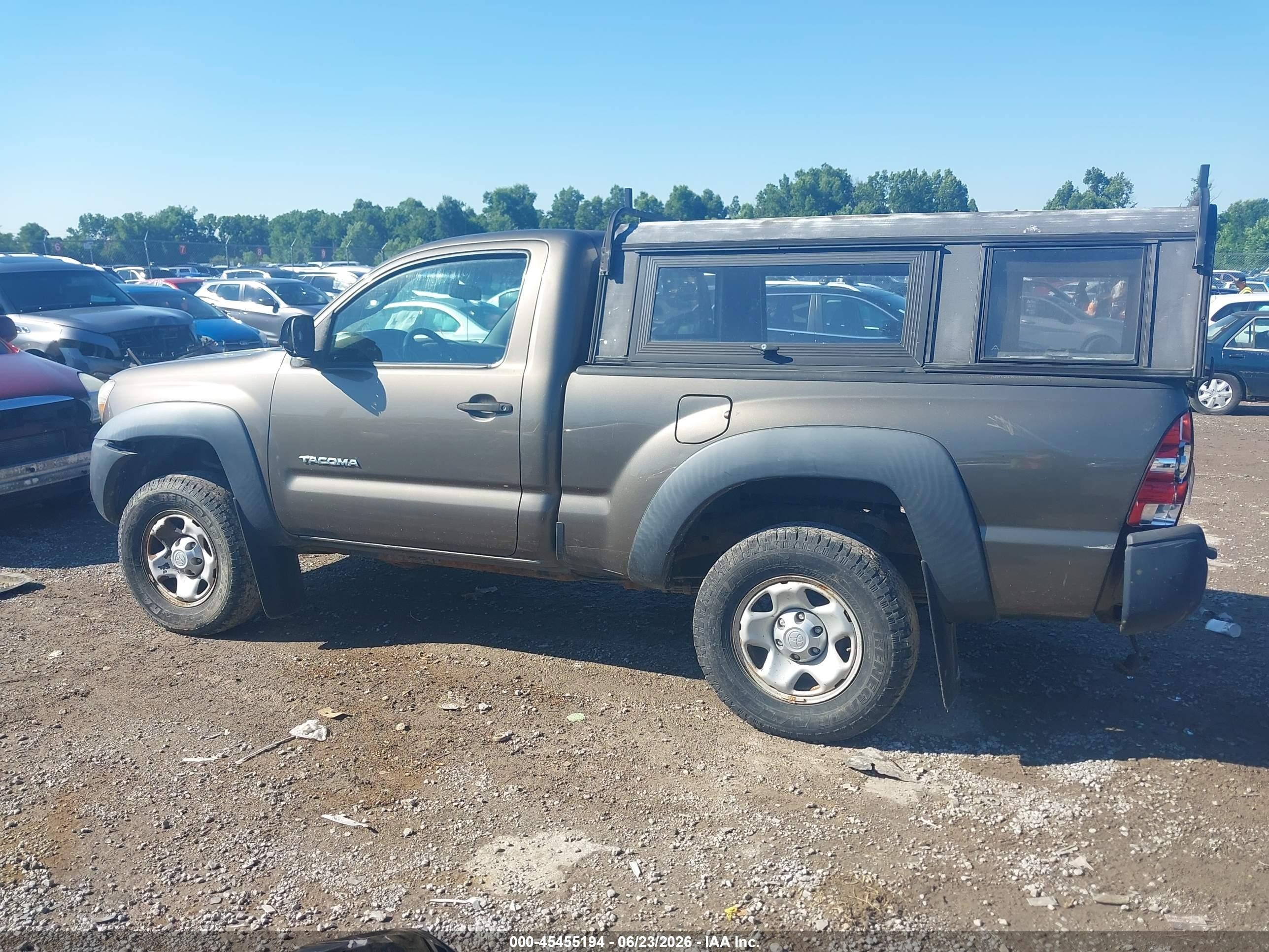 2009 Toyota Tacoma   Pewter vin: 5TEPX42N79Z652900