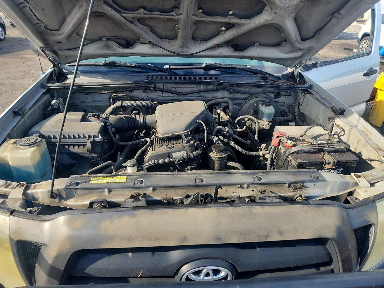 2007 Toyota Tacoma Base Silver vin: 5TEPX42N97Z331678