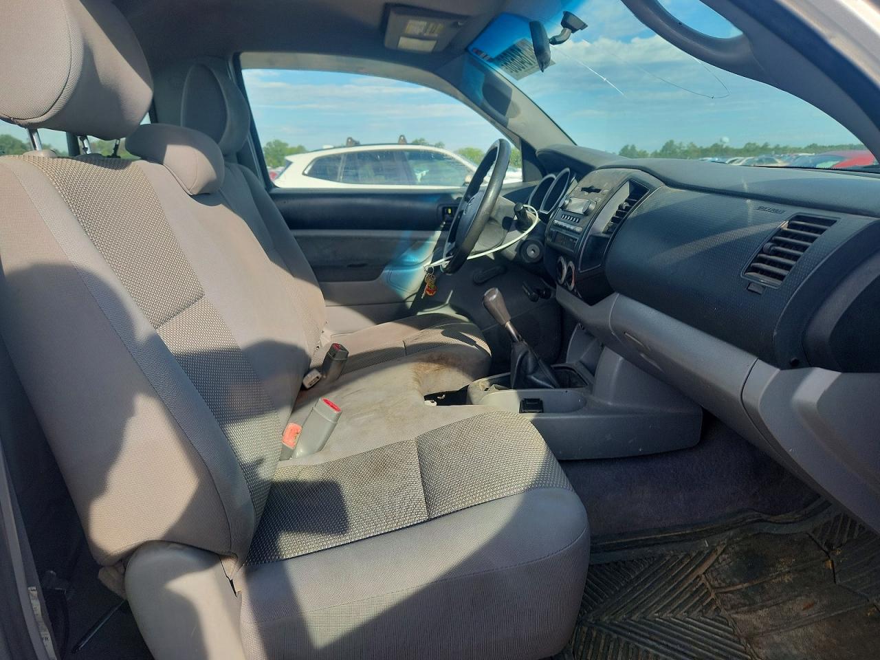 2007 Toyota Tacoma Base Silver vin: 5TEPX42N97Z331678