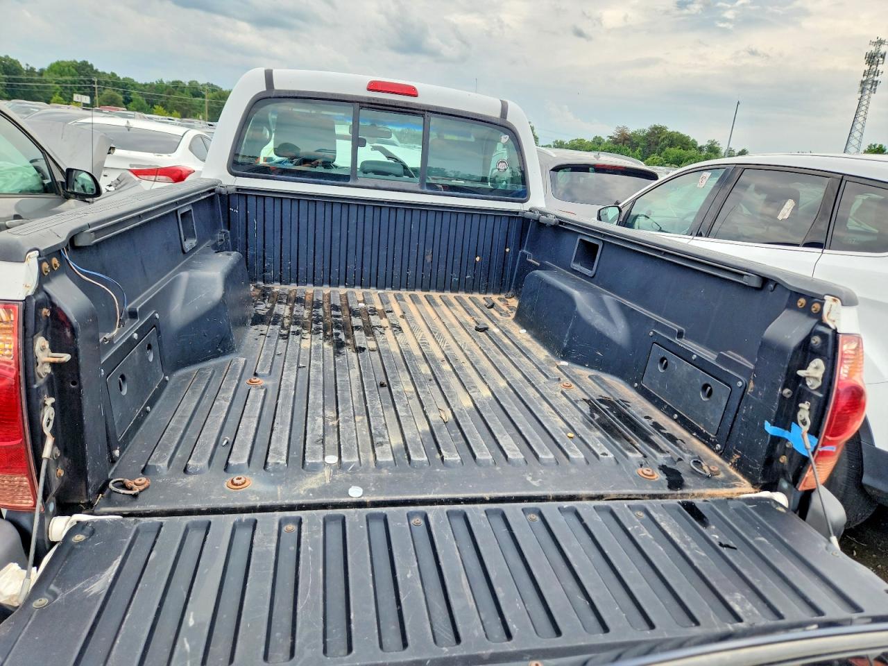 2008 Toyota Tacoma Base Белый vin: 5TEPX42NX8Z572795