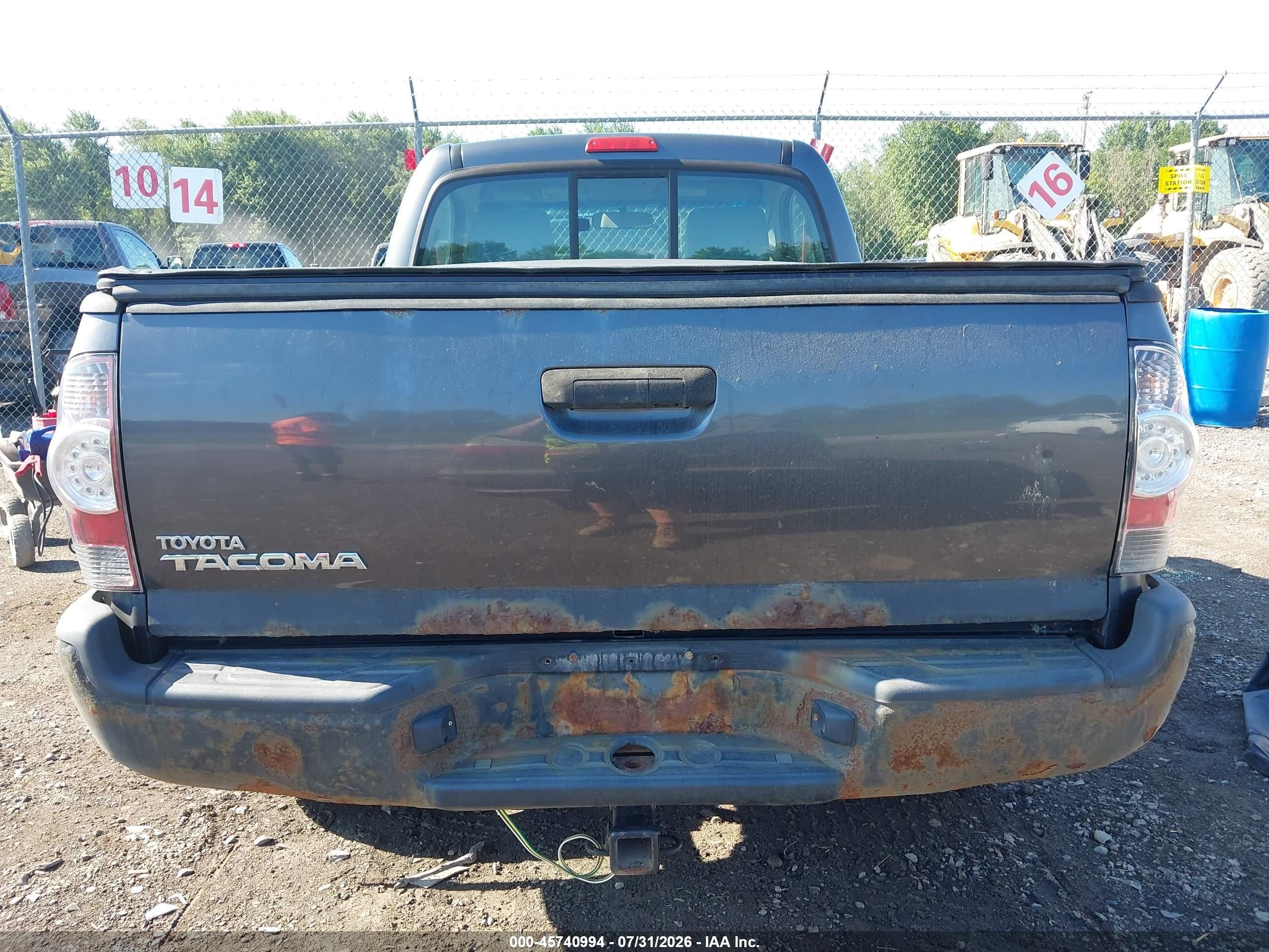 2010 Toyota Tacoma   Gray vin: 5TEPX4EN3AZ680810