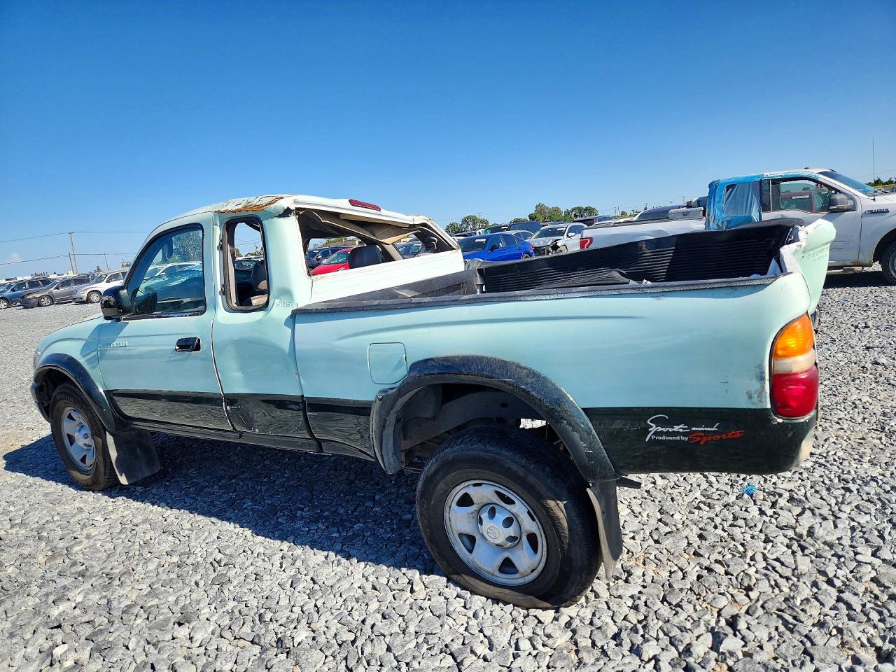 2001 Toyota Tacoma Xtracab Prerunner Two Tone vin: 5TESM92N01Z846186