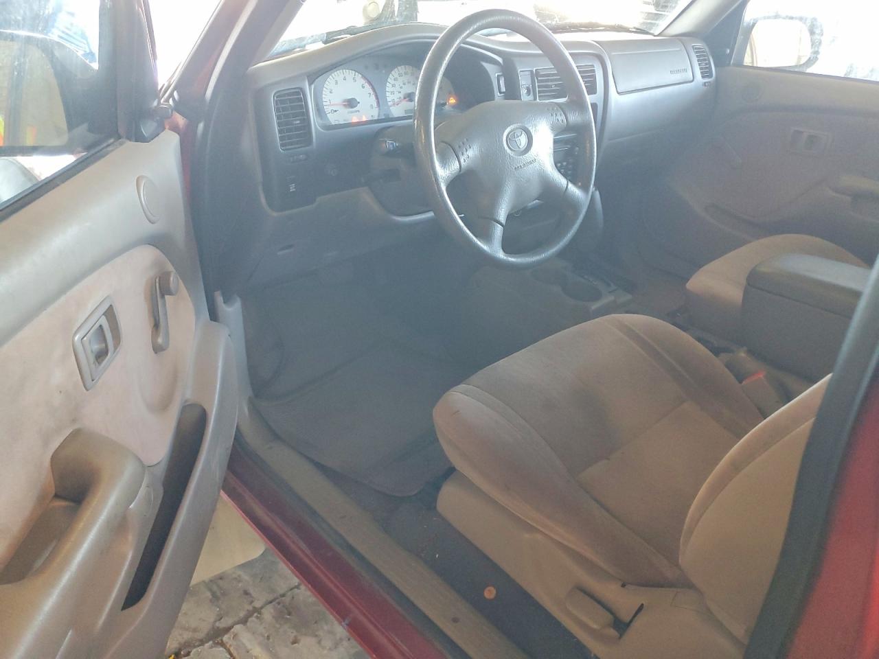 2002 Toyota Tacoma Xtracab Prerunner Red vin: 5TESM92N22Z046555